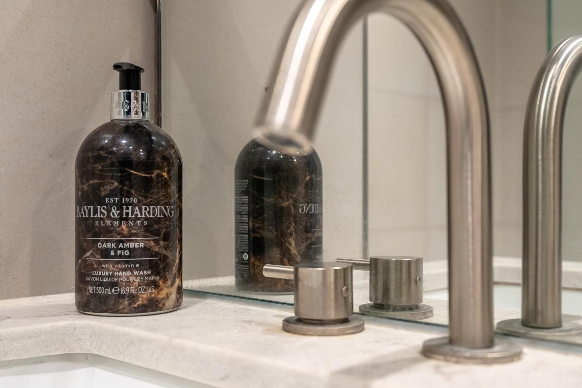 Modern & Cosy Flat in Kingston