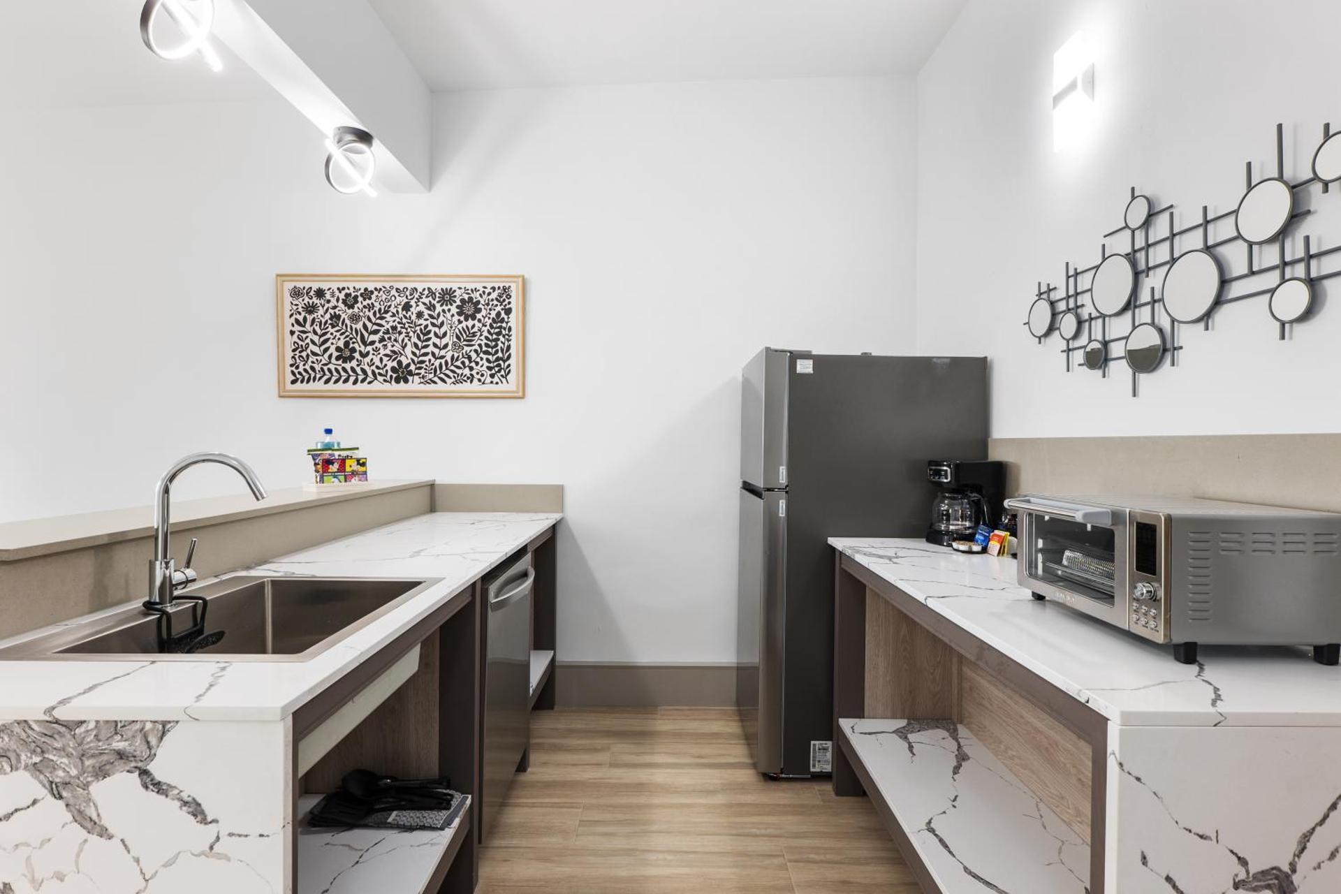 Kitchen or kitchenette