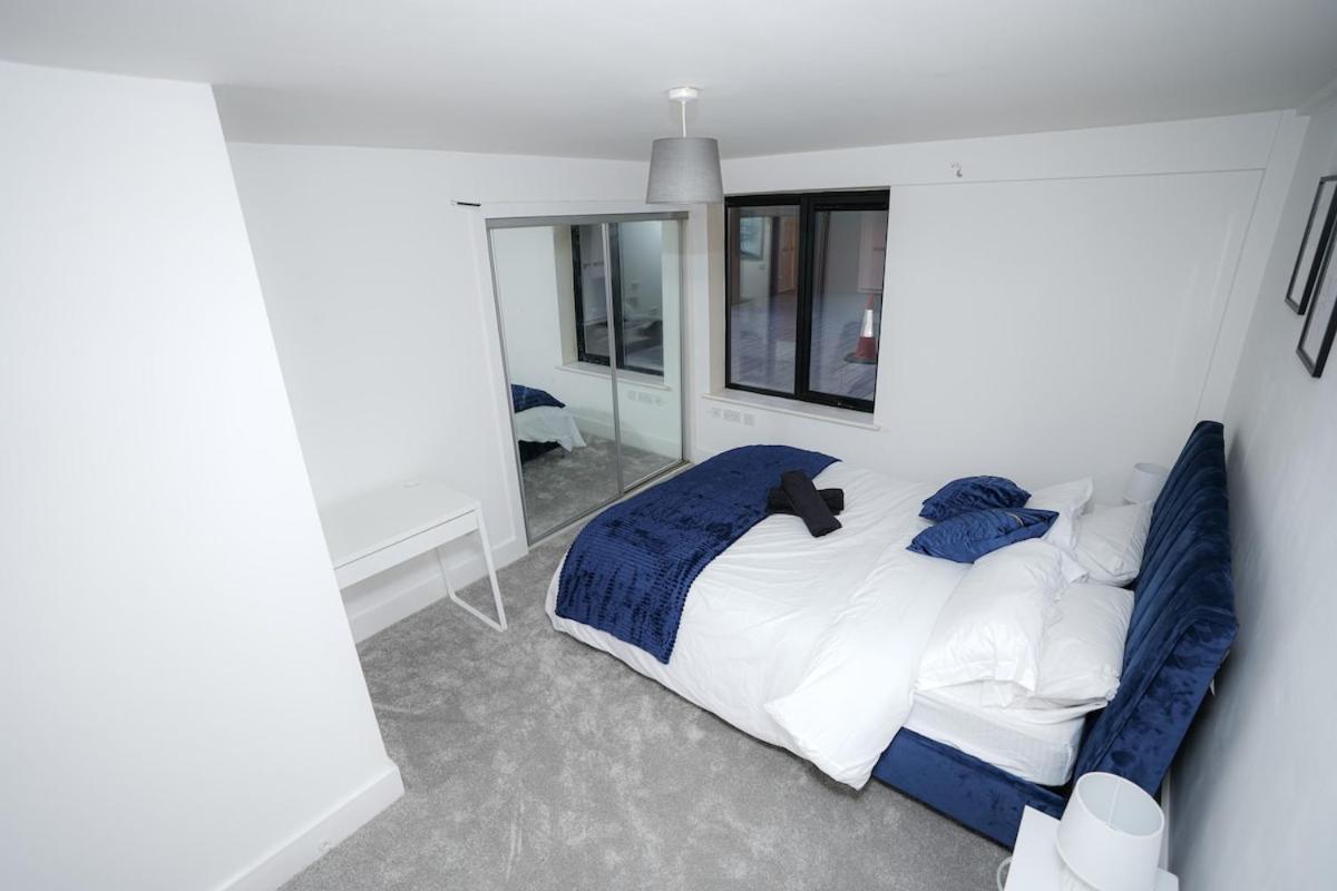 2 Bed Apartment - Bham City Centre, Next to Utility Arena - Free Parking!
