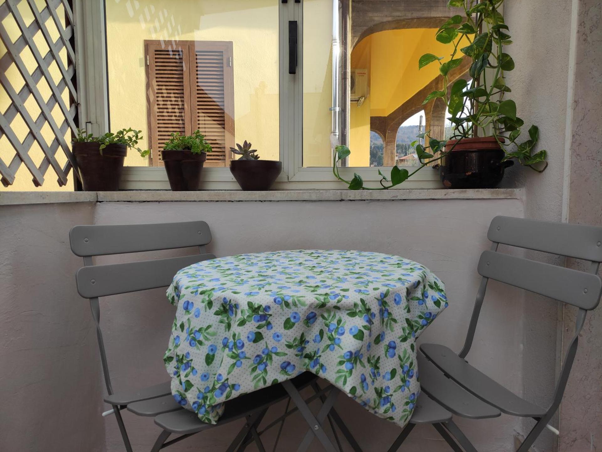 A DUE PASSI dal LAGO