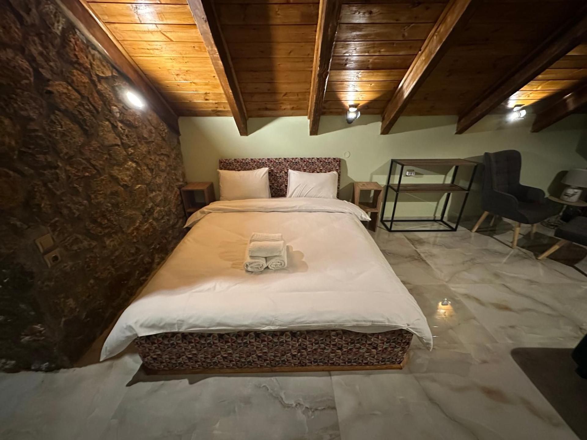 Studio with Mountain View