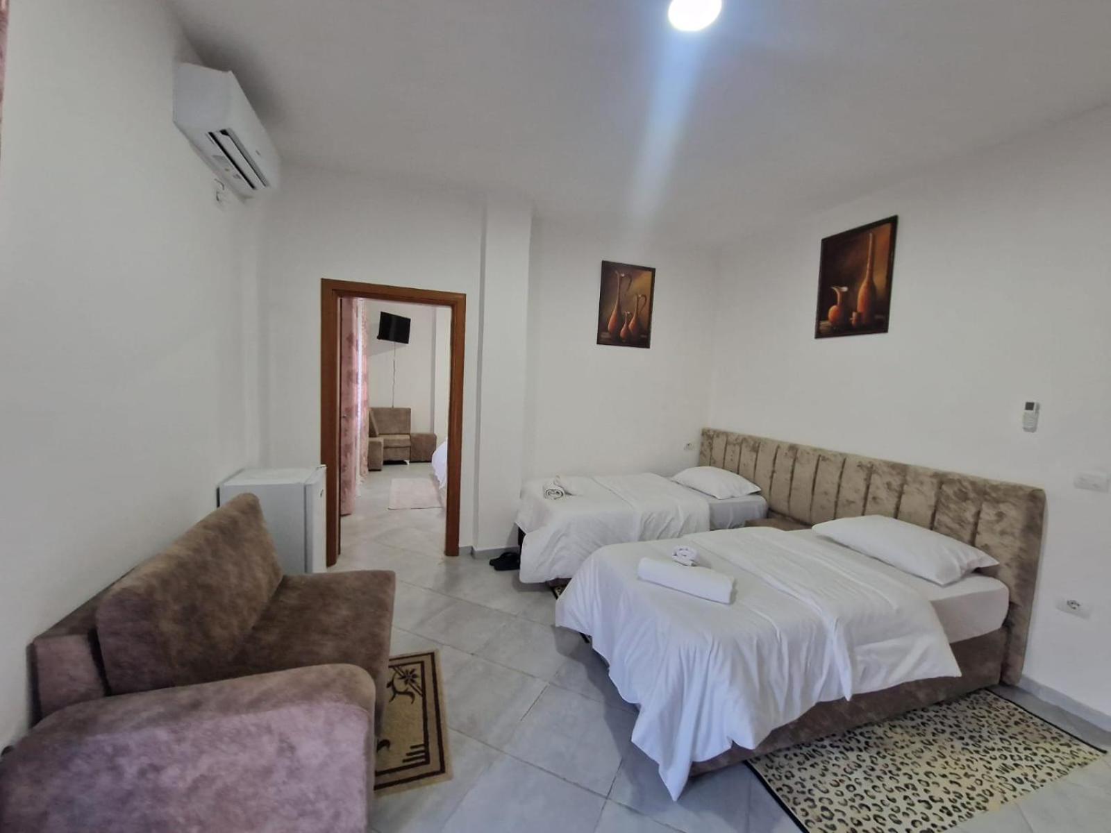 Bar-Restaurant-Hotel-Familja