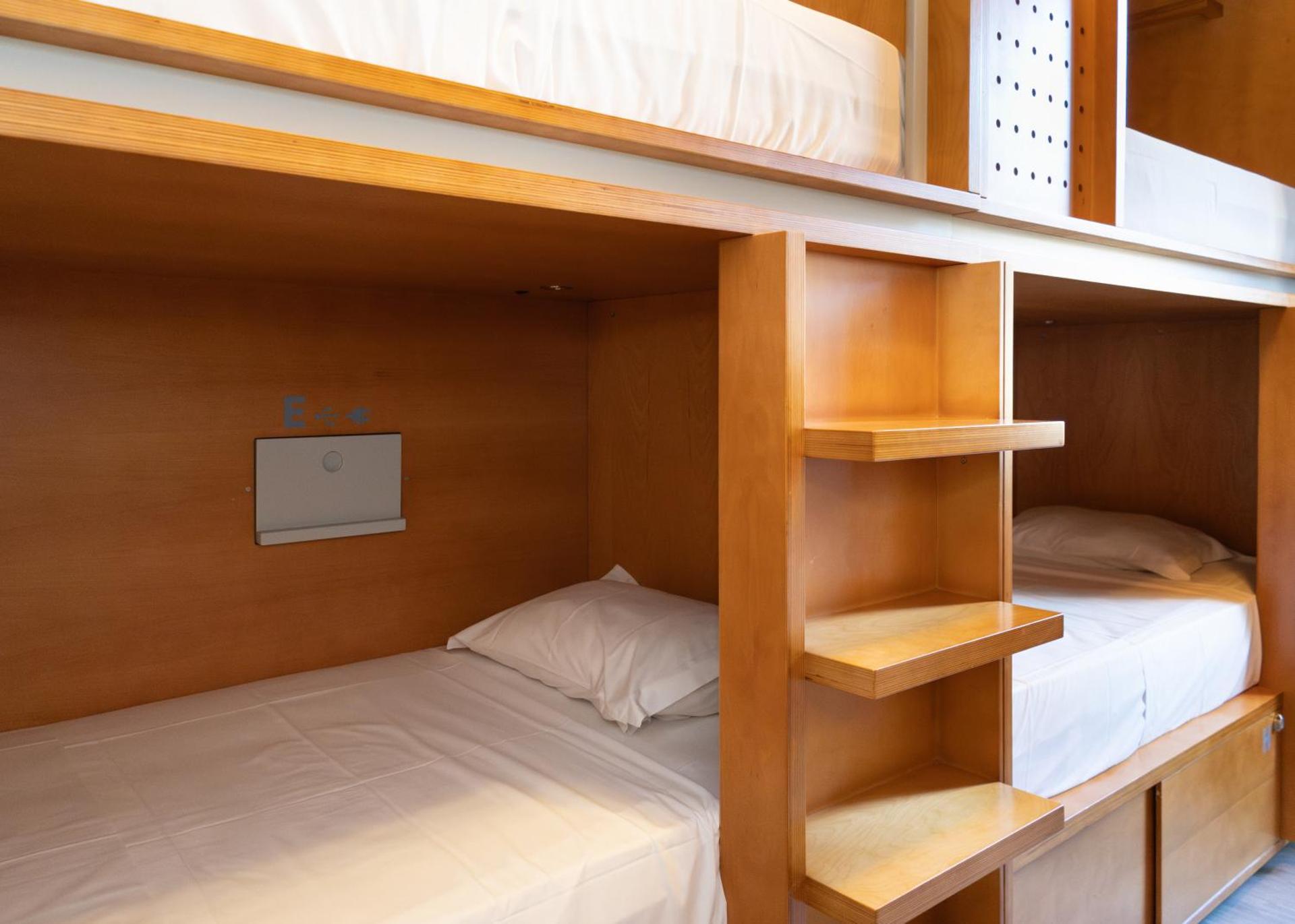 Bed in 8-Bed Mixed Dormitory Room