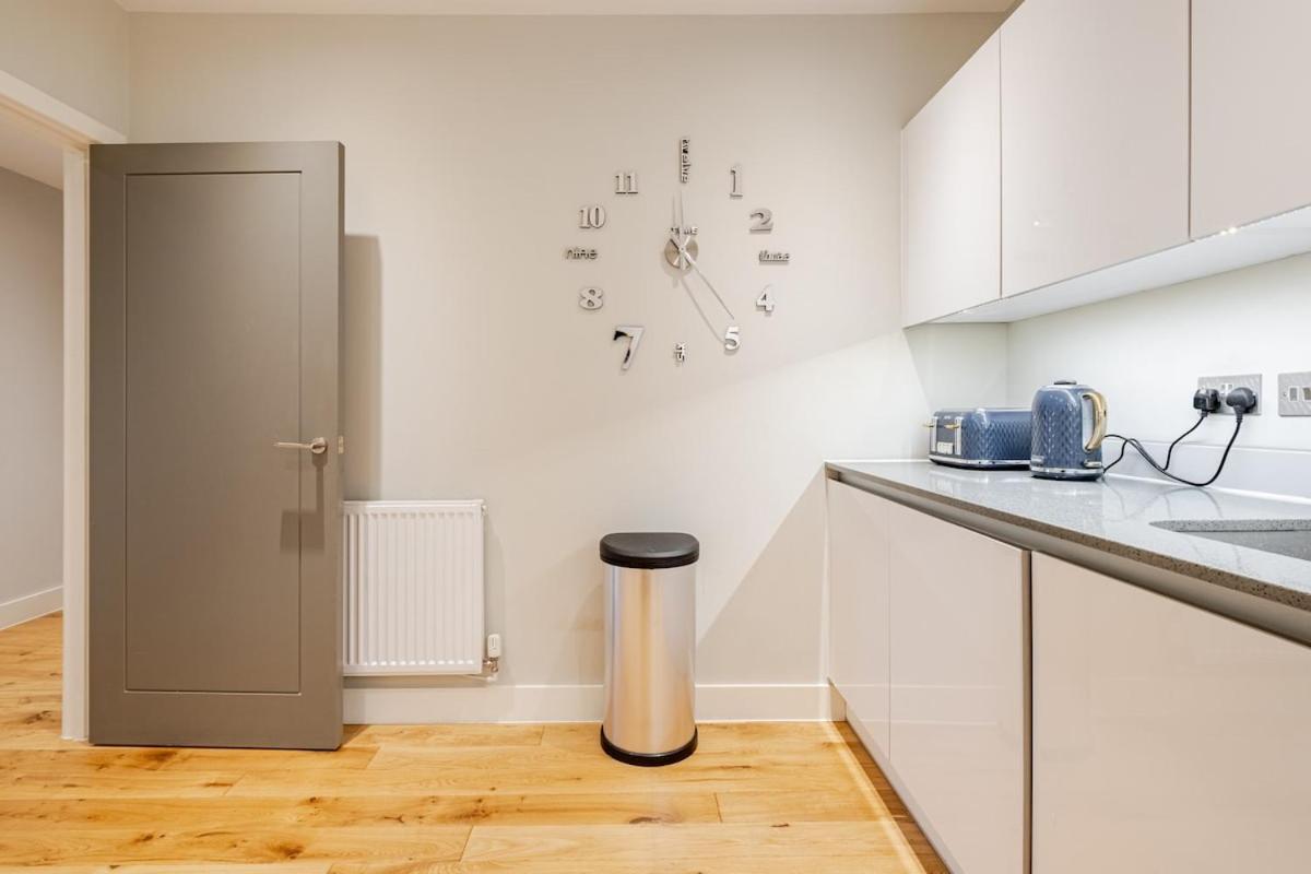 Lovely Central Brentwood Flat