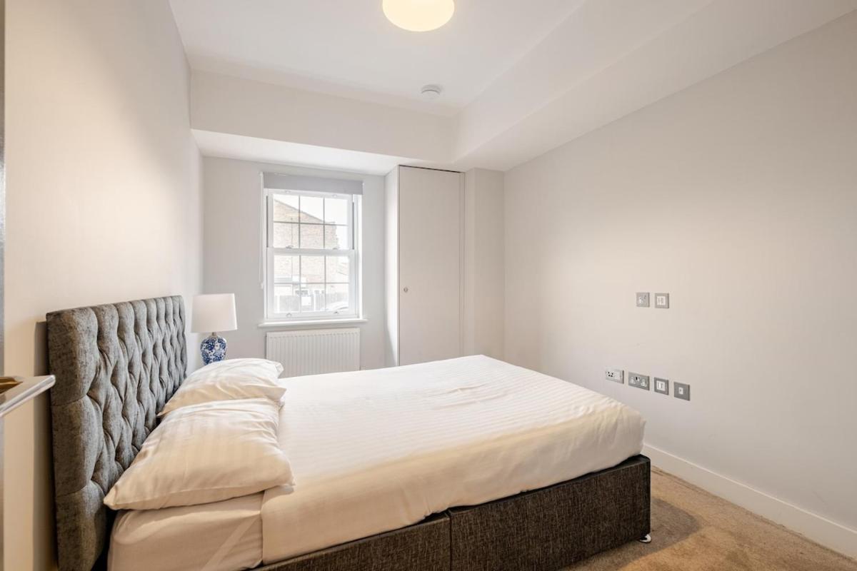 Lovely Central Brentwood Flat