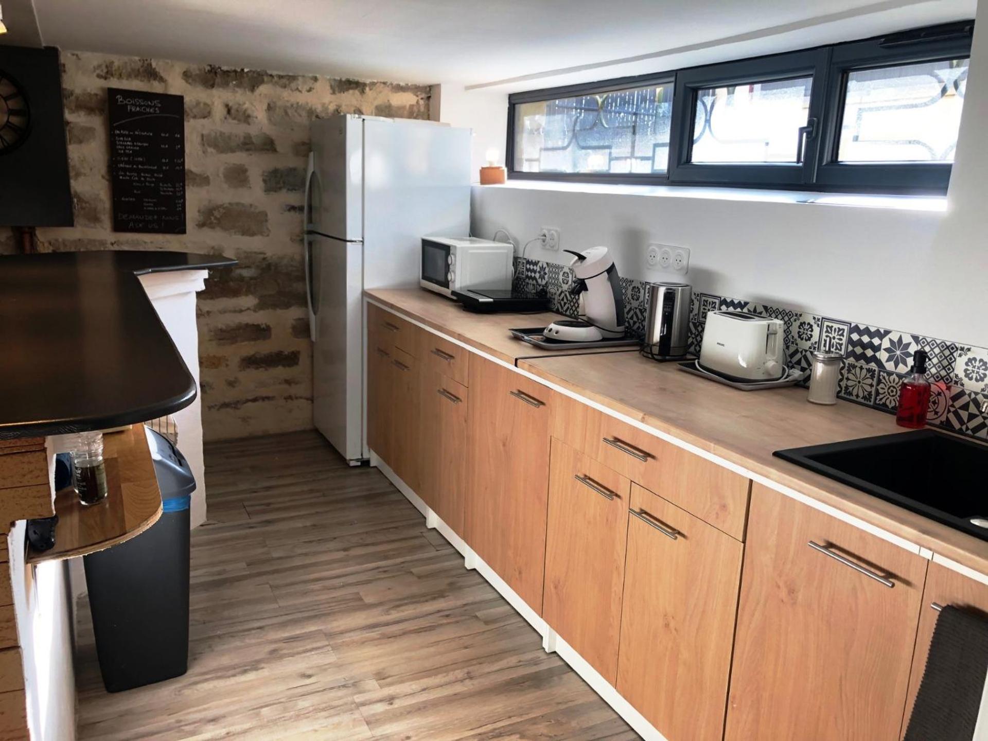 Kitchen or kitchenette