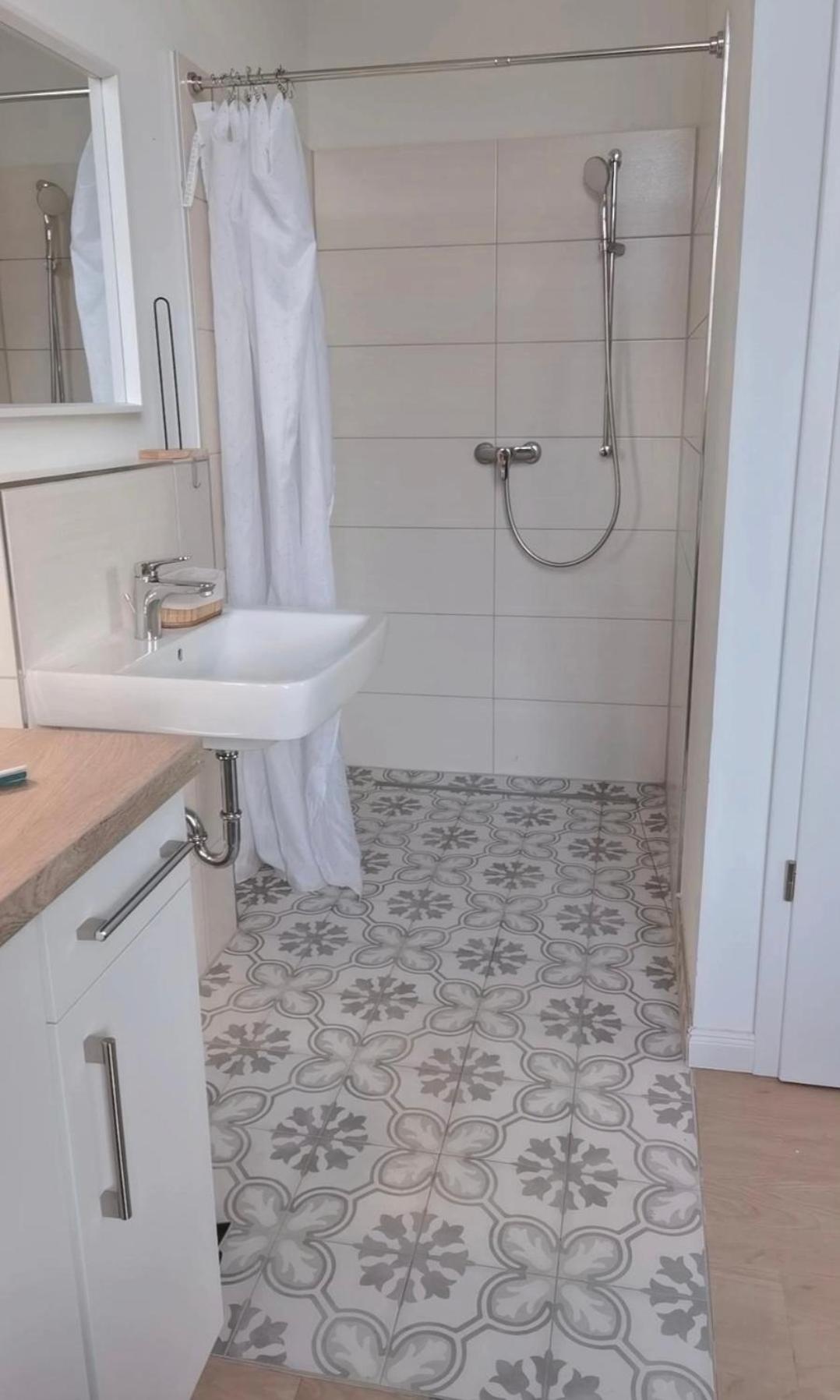 FeWo 1 Zimmer Apartment barrierefrei in Berne