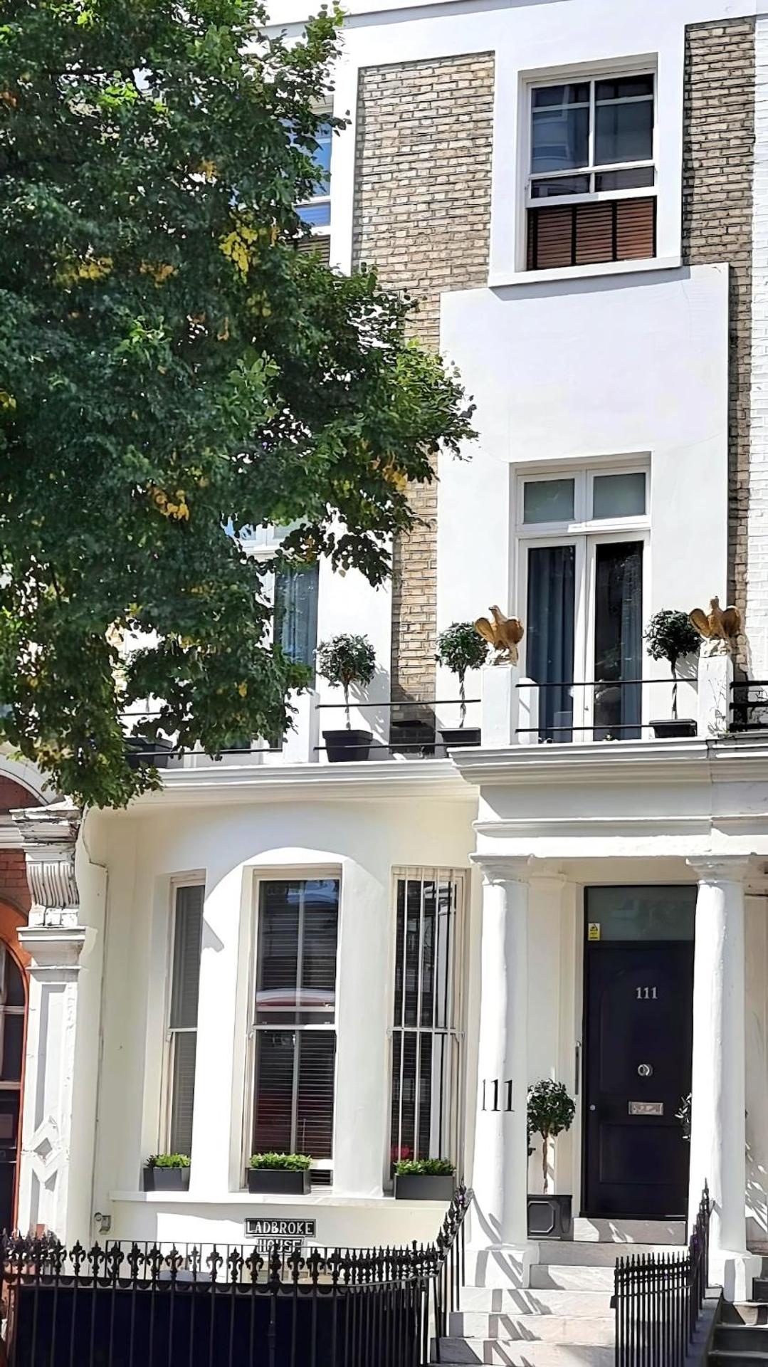 Notting Hill - The One One One -2-