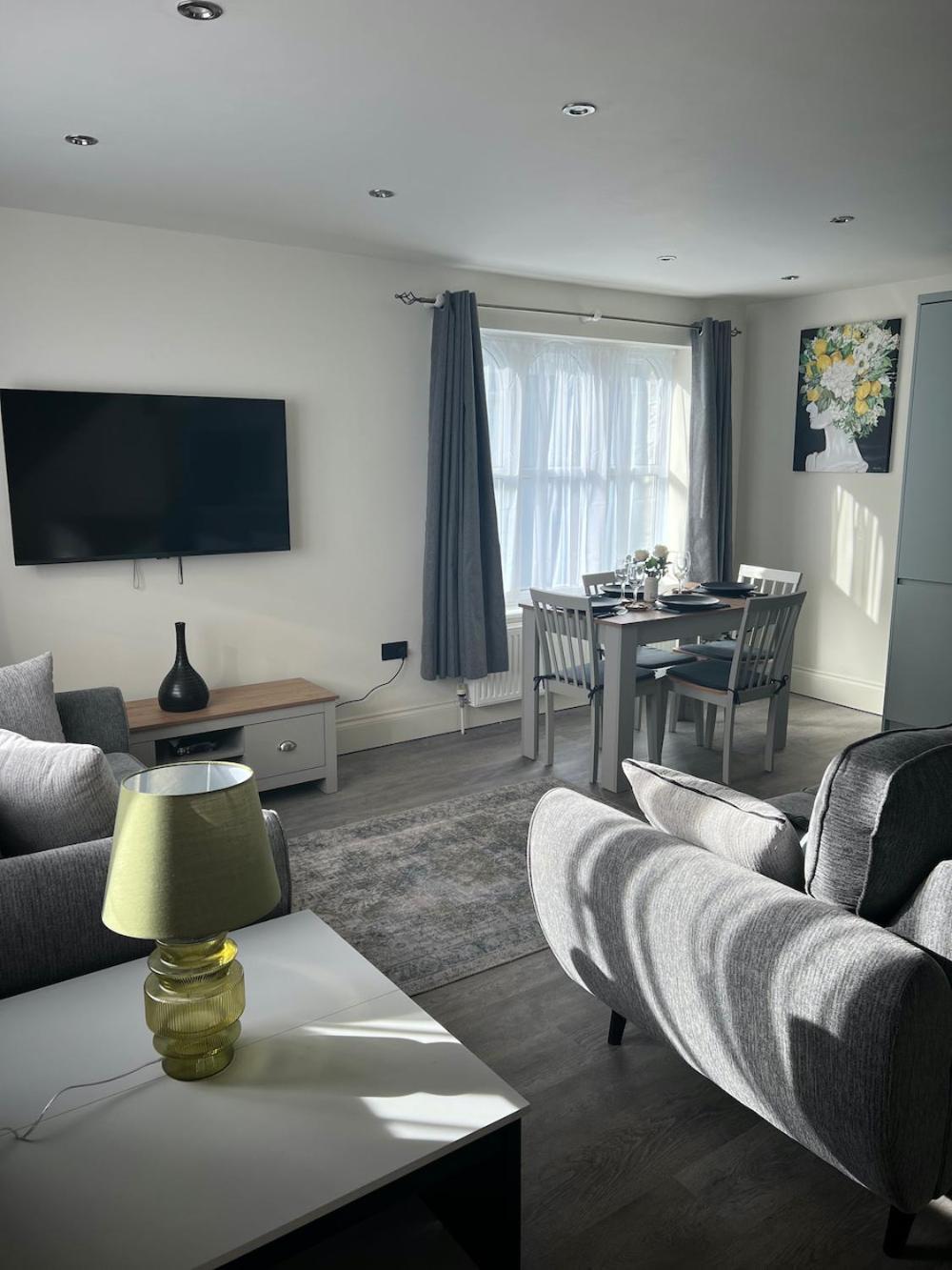 Communal lounge/ TV room