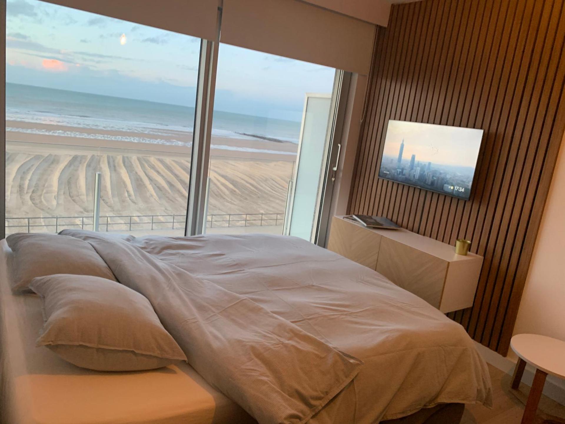 Enjoy and relax with a view of the sea