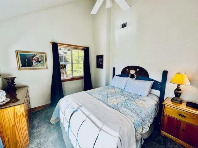 Stay in Yosemite-Cozy Bear North-Sleeps 5