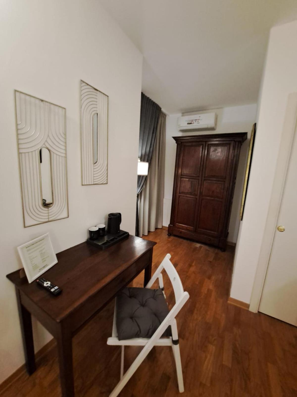 Palazzo Cusani Charming Rooms