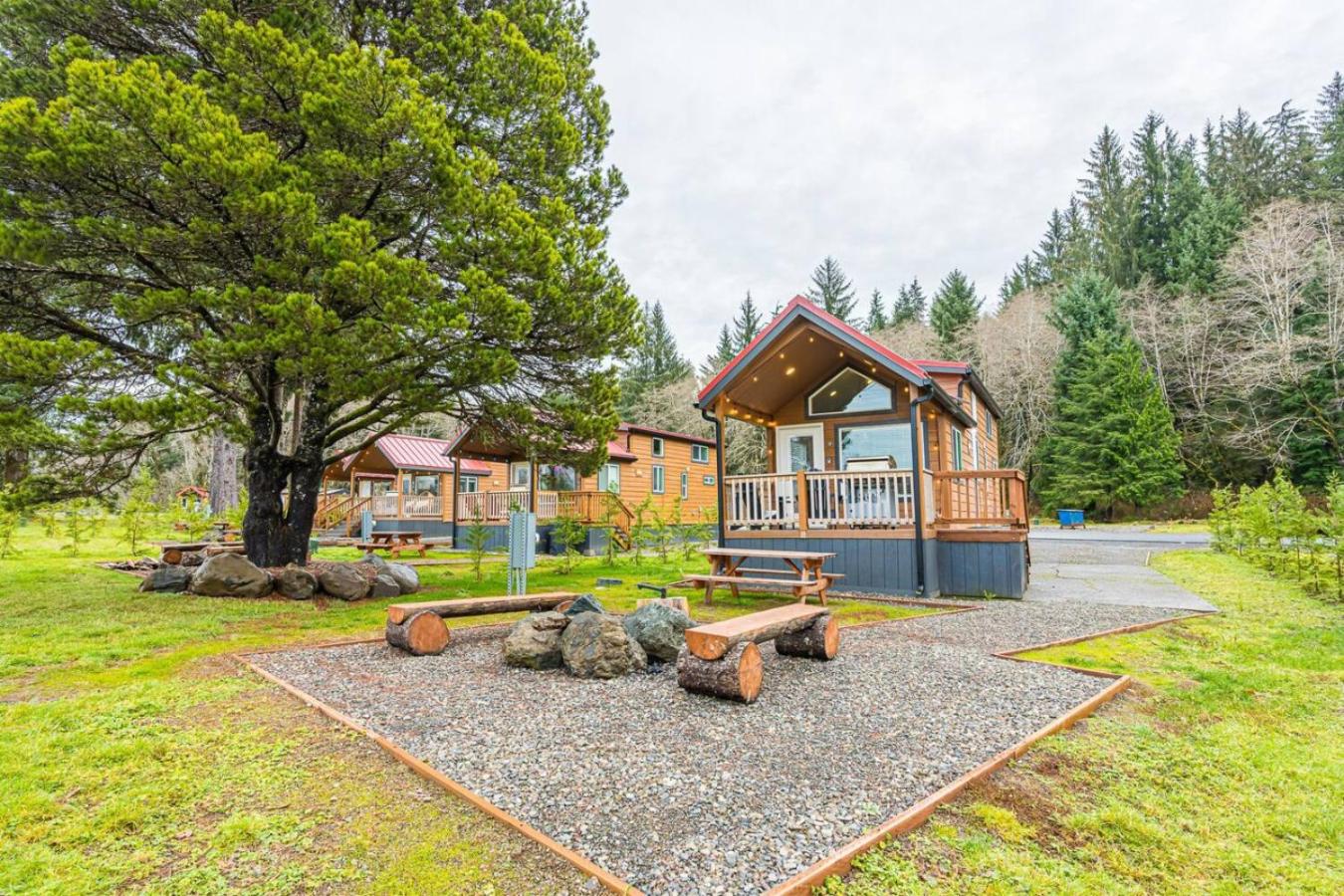 Rainforest Tiny Home Retreat #29 Rustic Modern