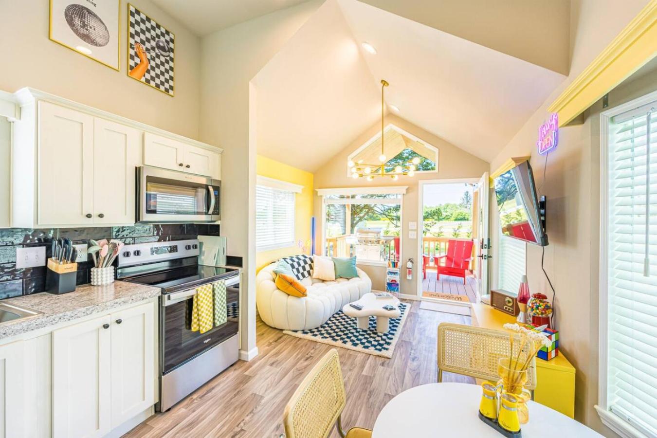 Rainforest Tiny Home Retreat 28