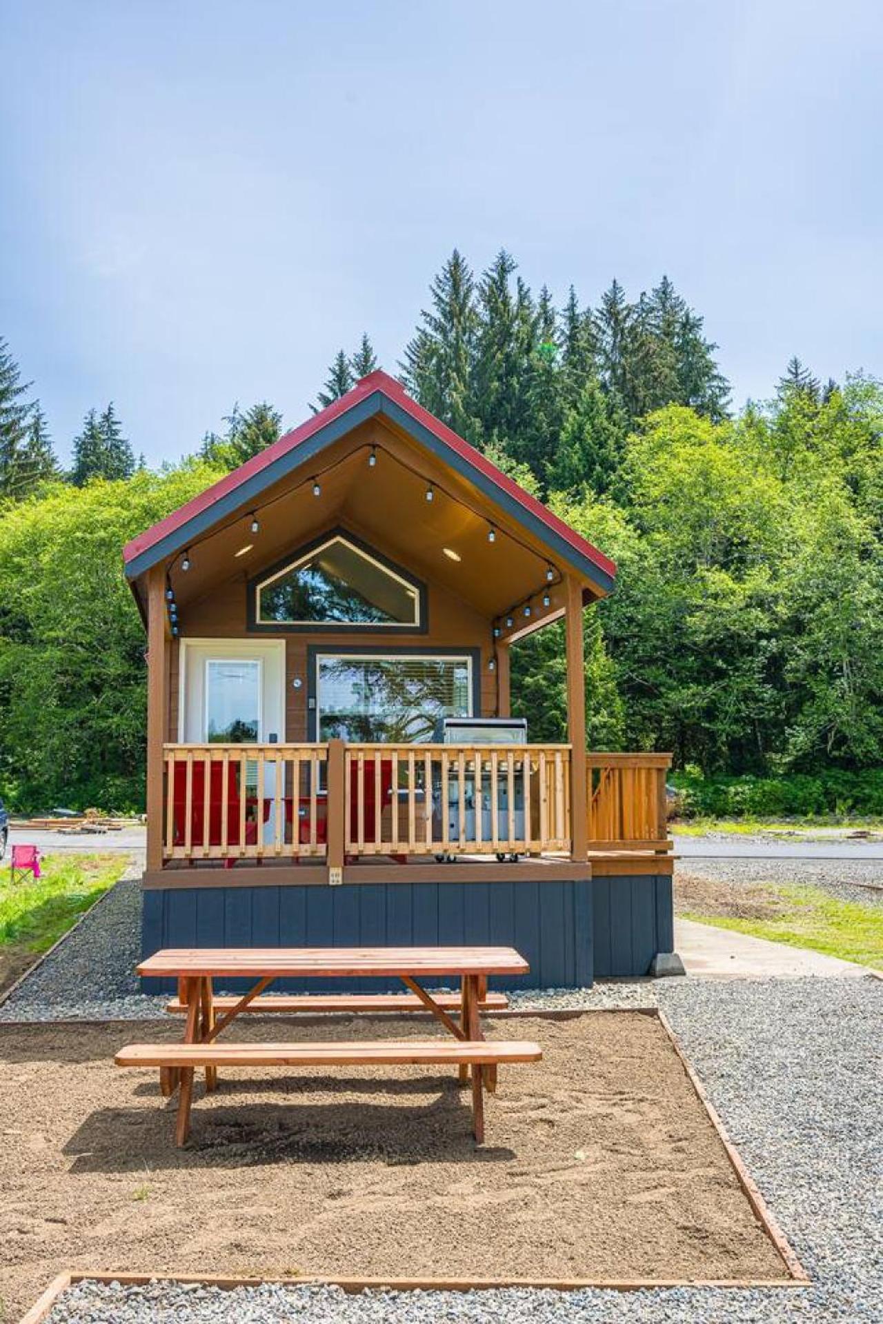 Rainforest Tiny Home Retreat 28