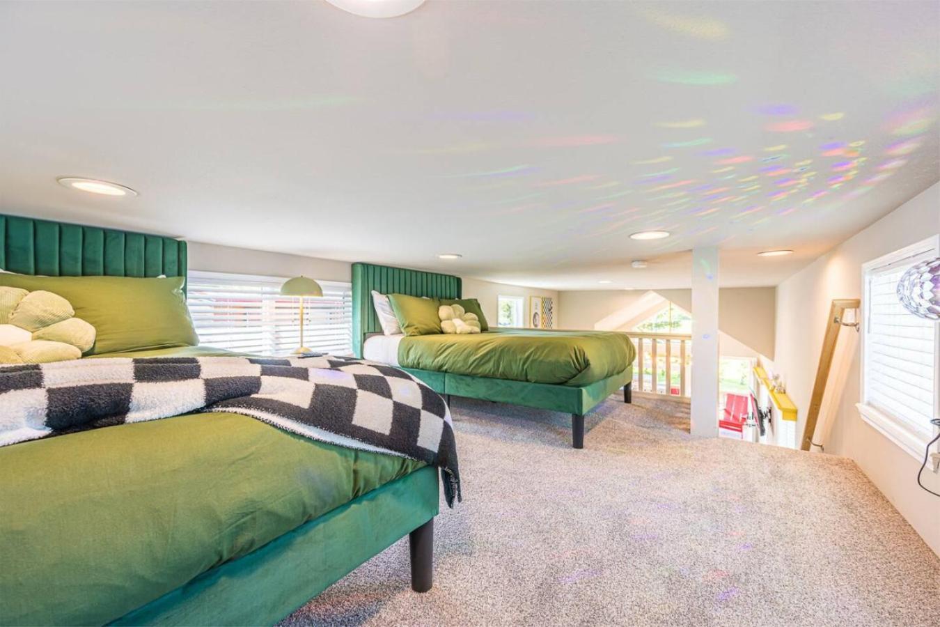 Rainforest Tiny Home Retreat 28