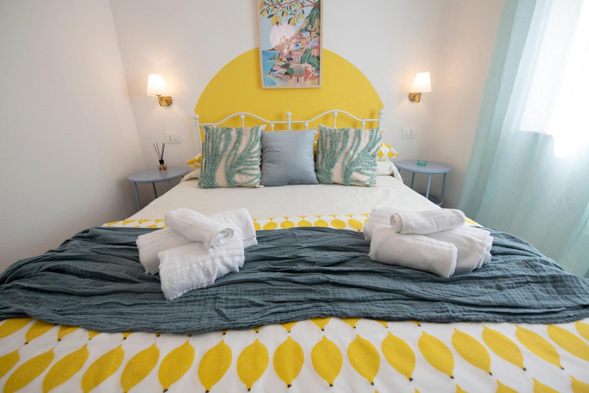 aMoneglia, 2 minutes walk to the beach, PVT PARK