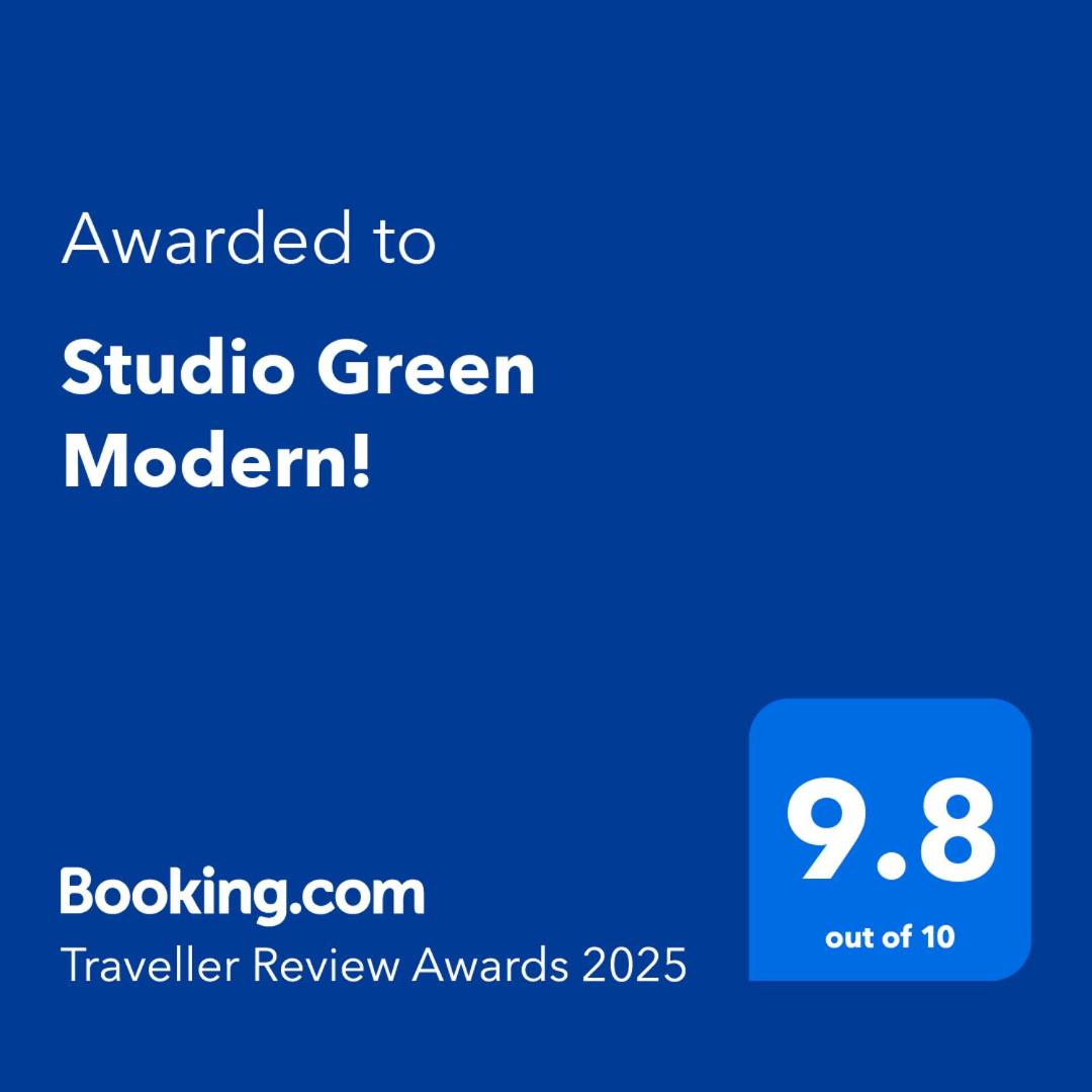 Studio Green Modern!
