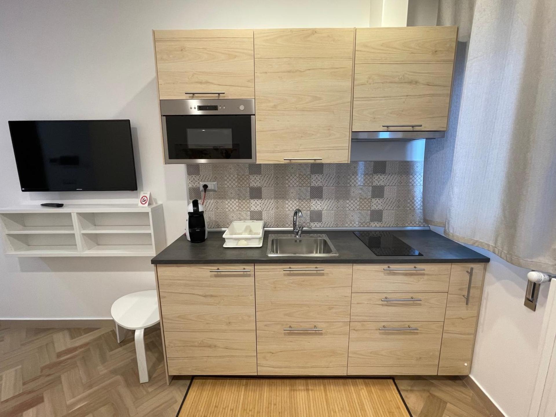 Kitchen or kitchenette