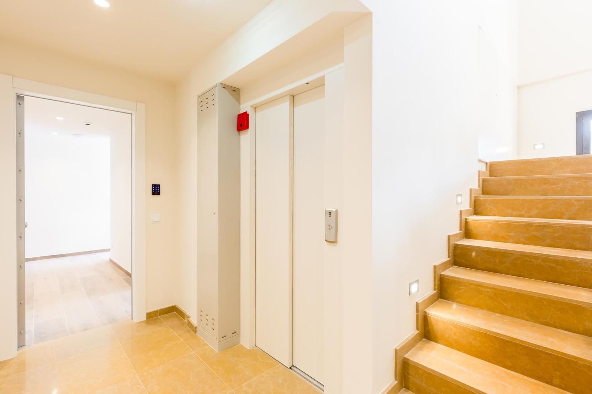 Can Cintet 1- Apartamento en la plaza de Besalú