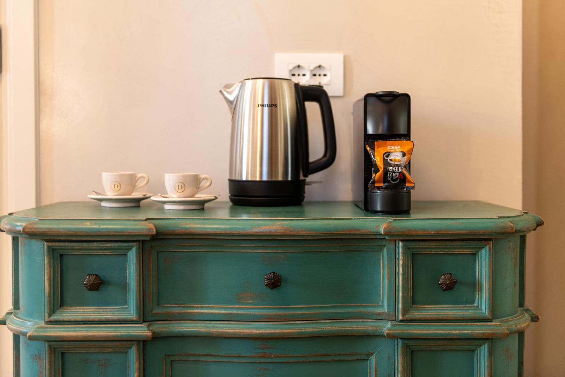 Coffee/tea facilities