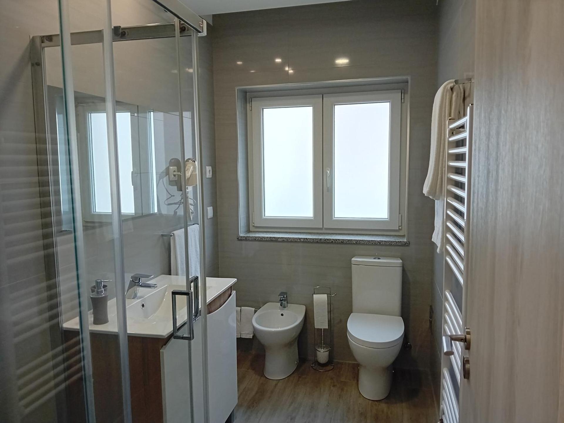 Camera Tripla Deluxe 