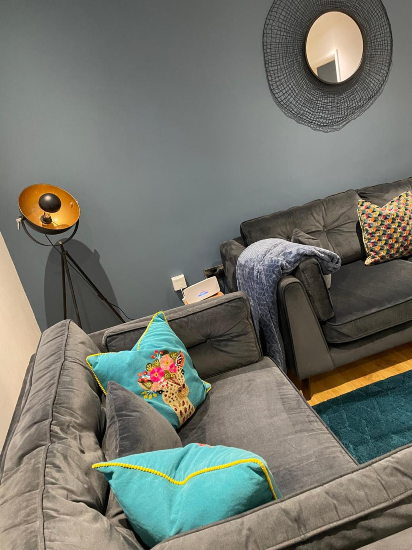 Sitwell coastal apartment with free parking