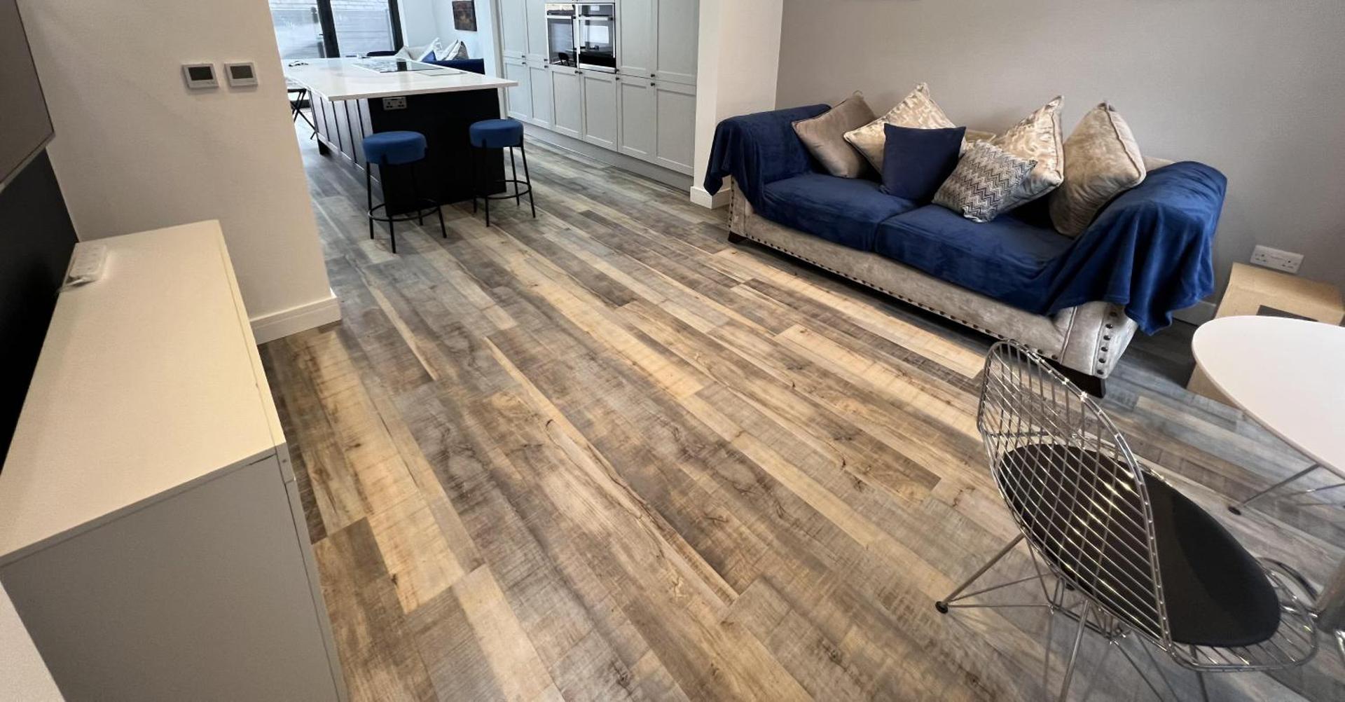 Whole house -Sleeps4-Parking-Garden-BikingHiking