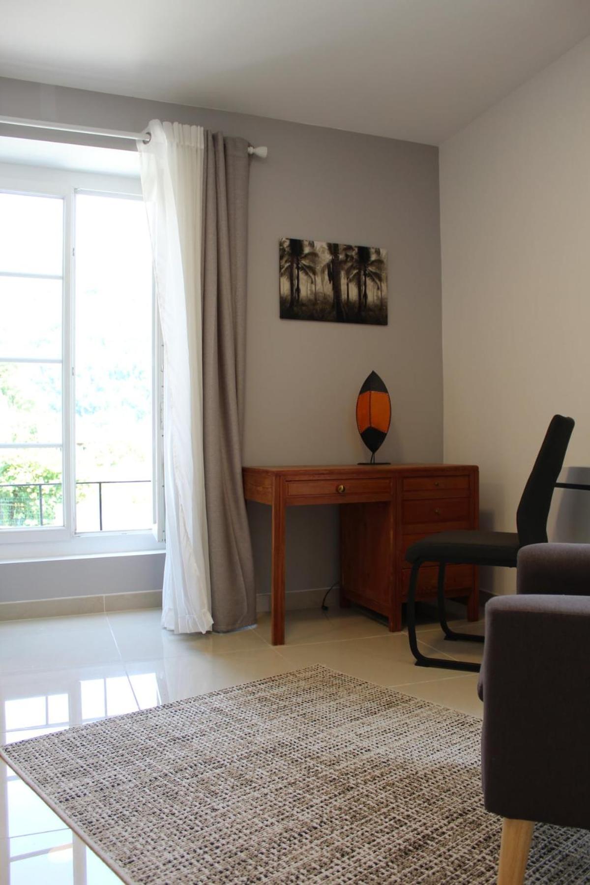 L'Ariane, Vue sur le château