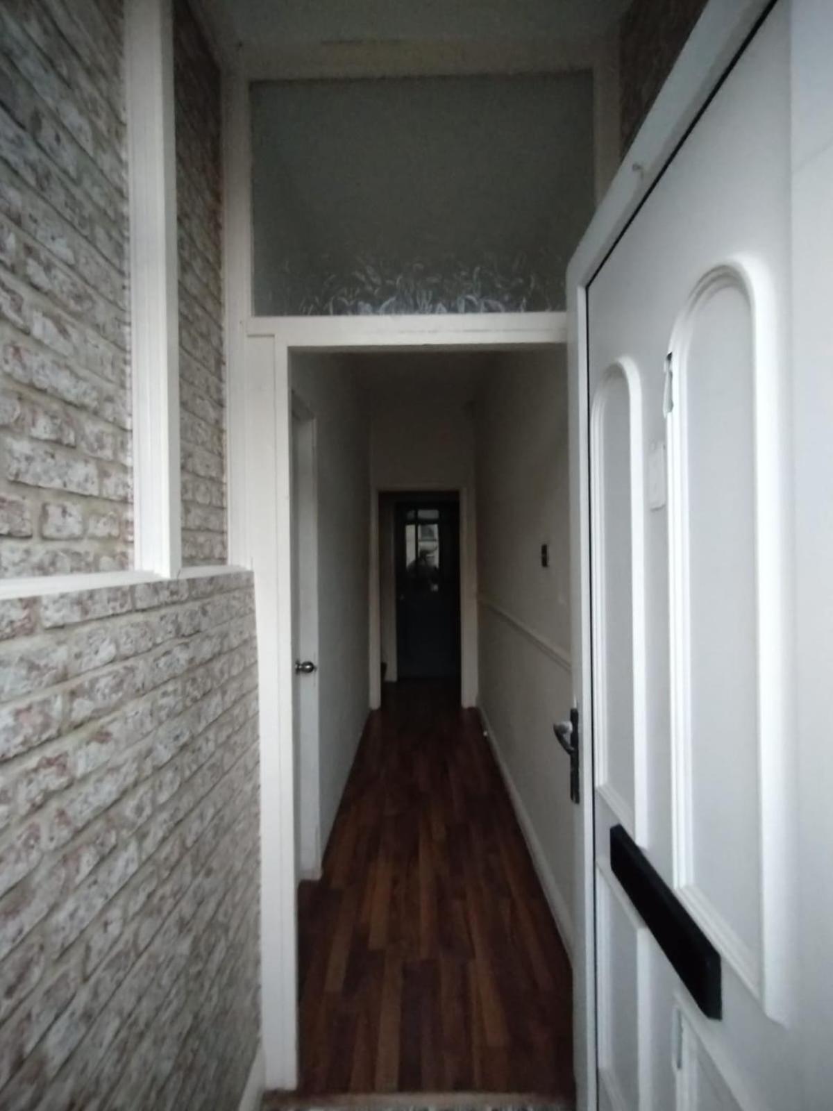 Double-Bed Manchester Close To Bolton City Centre C2