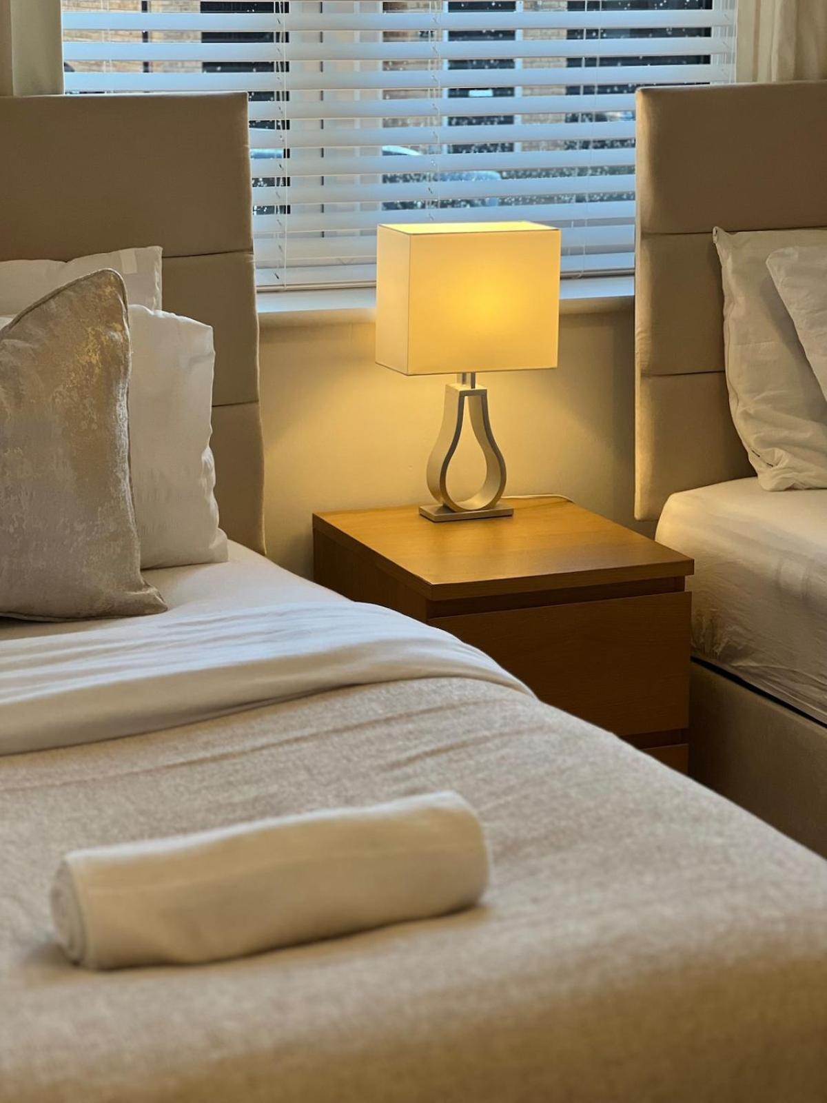 Spacious 2 Bed, 2 Bath Apartment by MCF