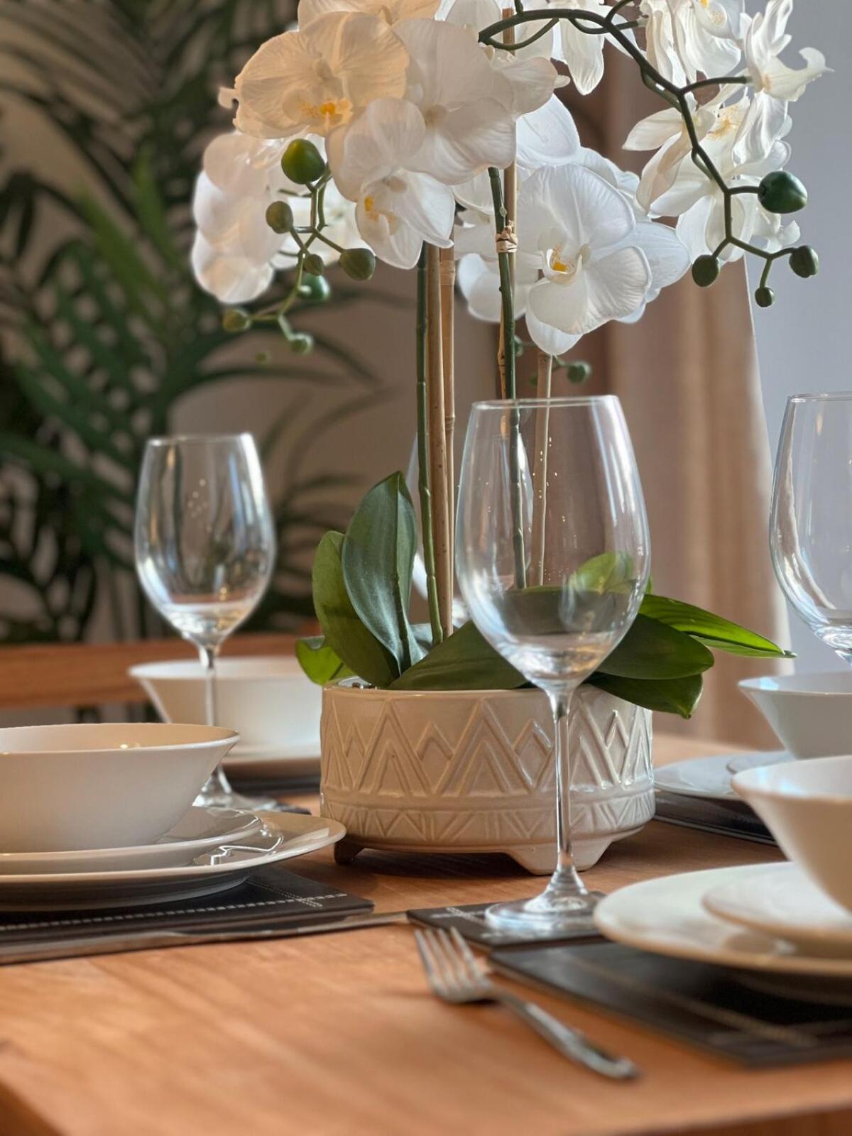 Spacious 2 Bed, 2 Bath Apartment by MCF