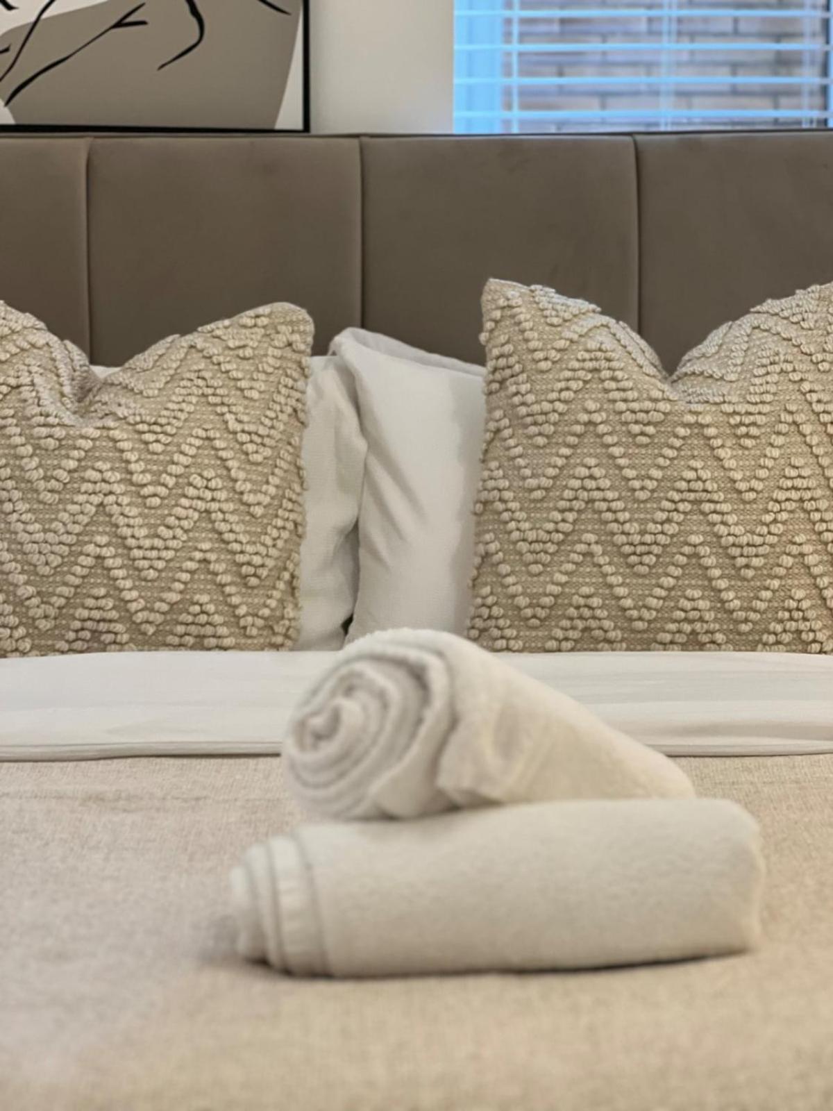 Spacious 2 Bed, 2 Bath Apartment by MCF