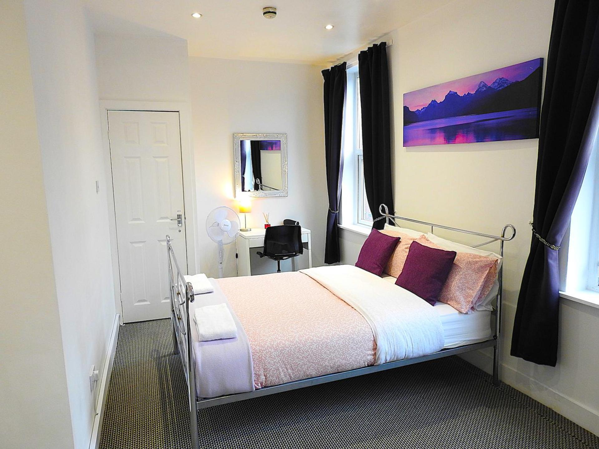 Make yourself at home! Large Rooms, Comfy