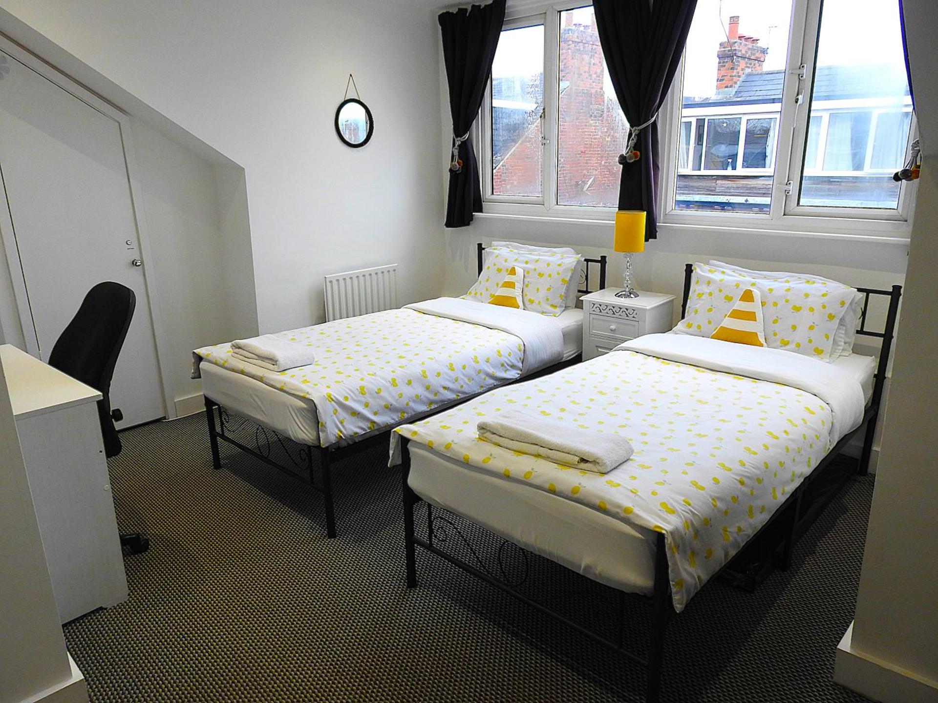 Make yourself at home! Large Rooms, Comfy