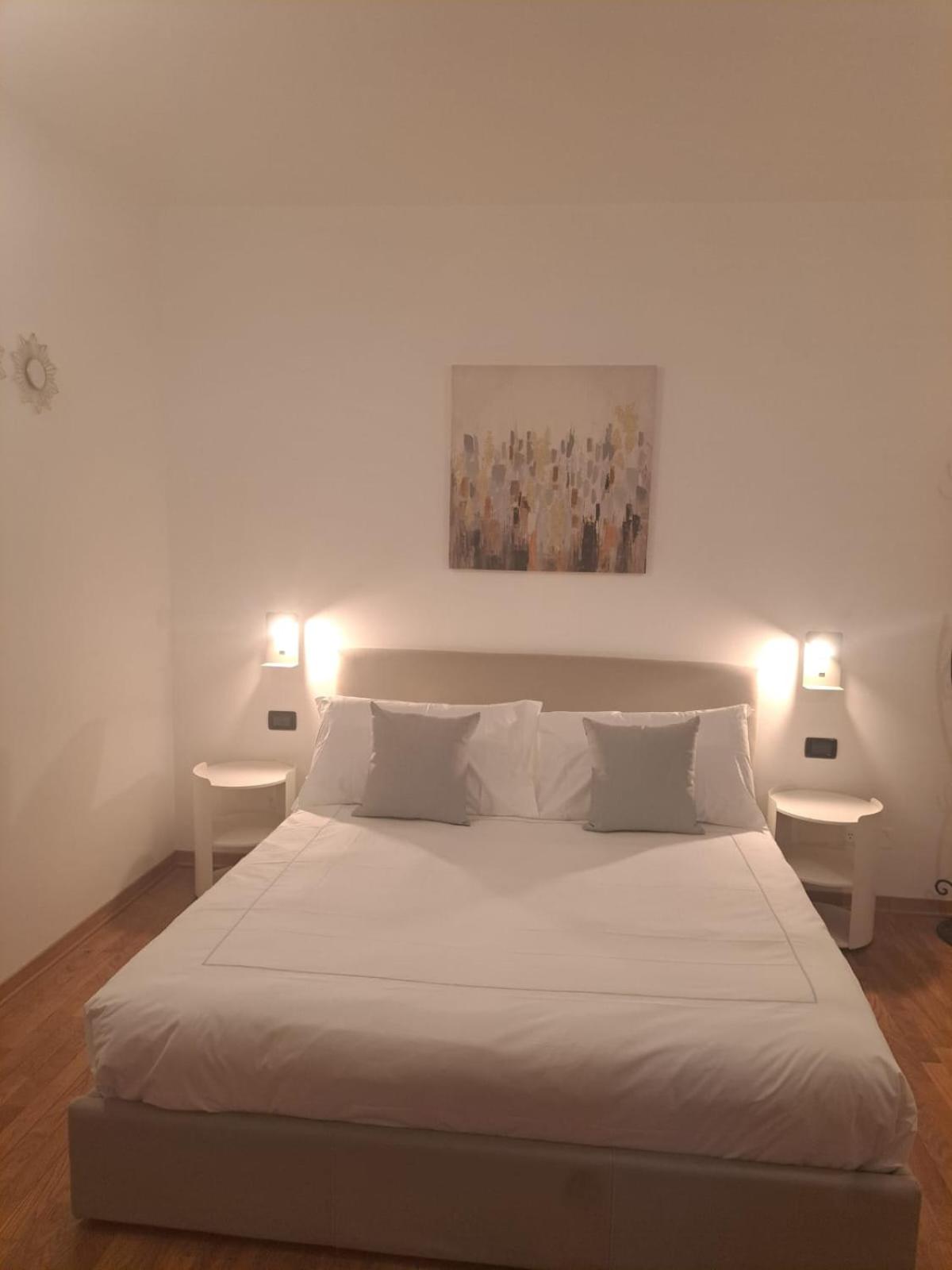 Palazzo Cusani Charming Rooms