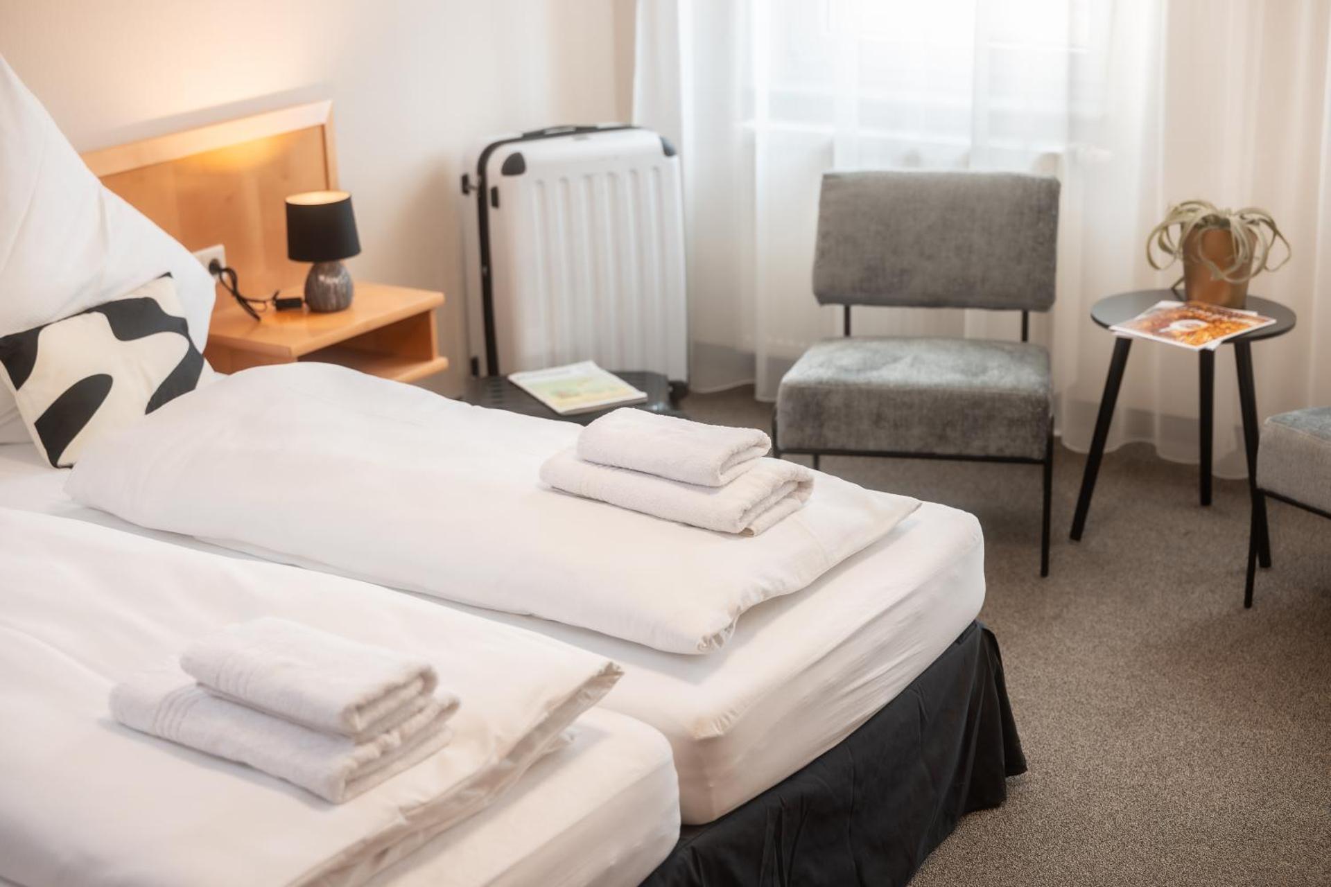 Roots Hotel Restaurant