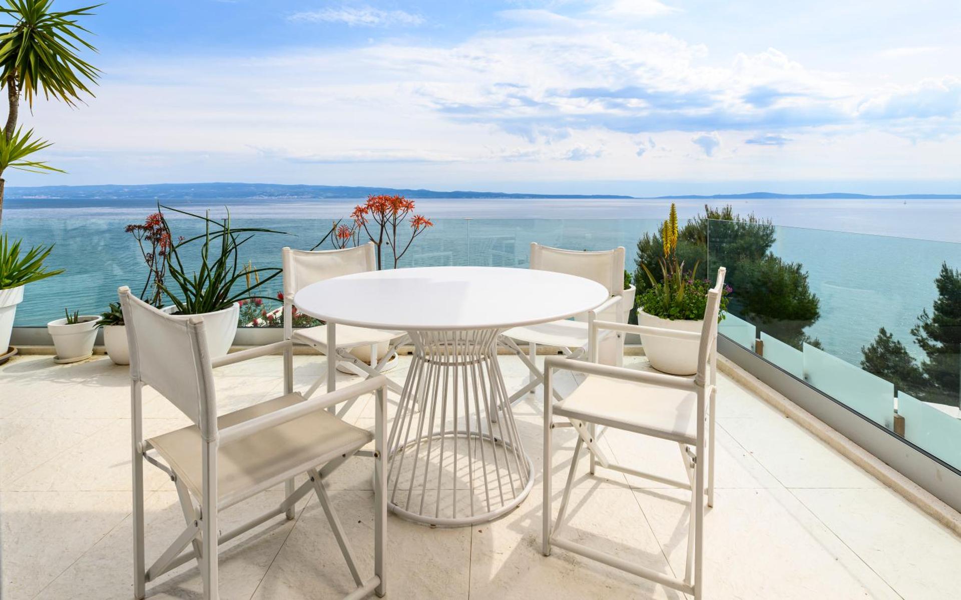 Gallery Luxury Suites & Rooms-Only Adults