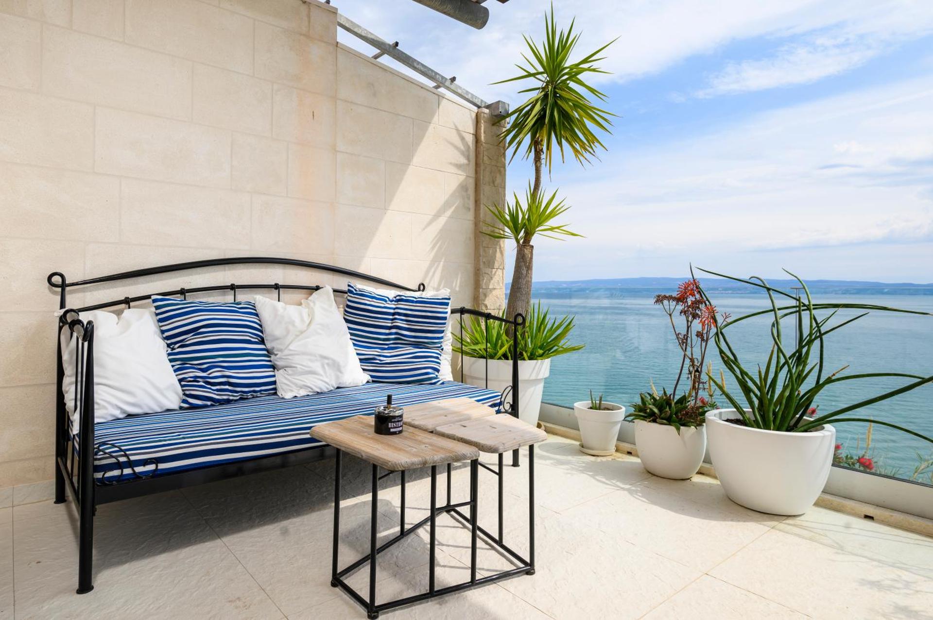 Gallery Luxury Suites & Rooms-Only Adults