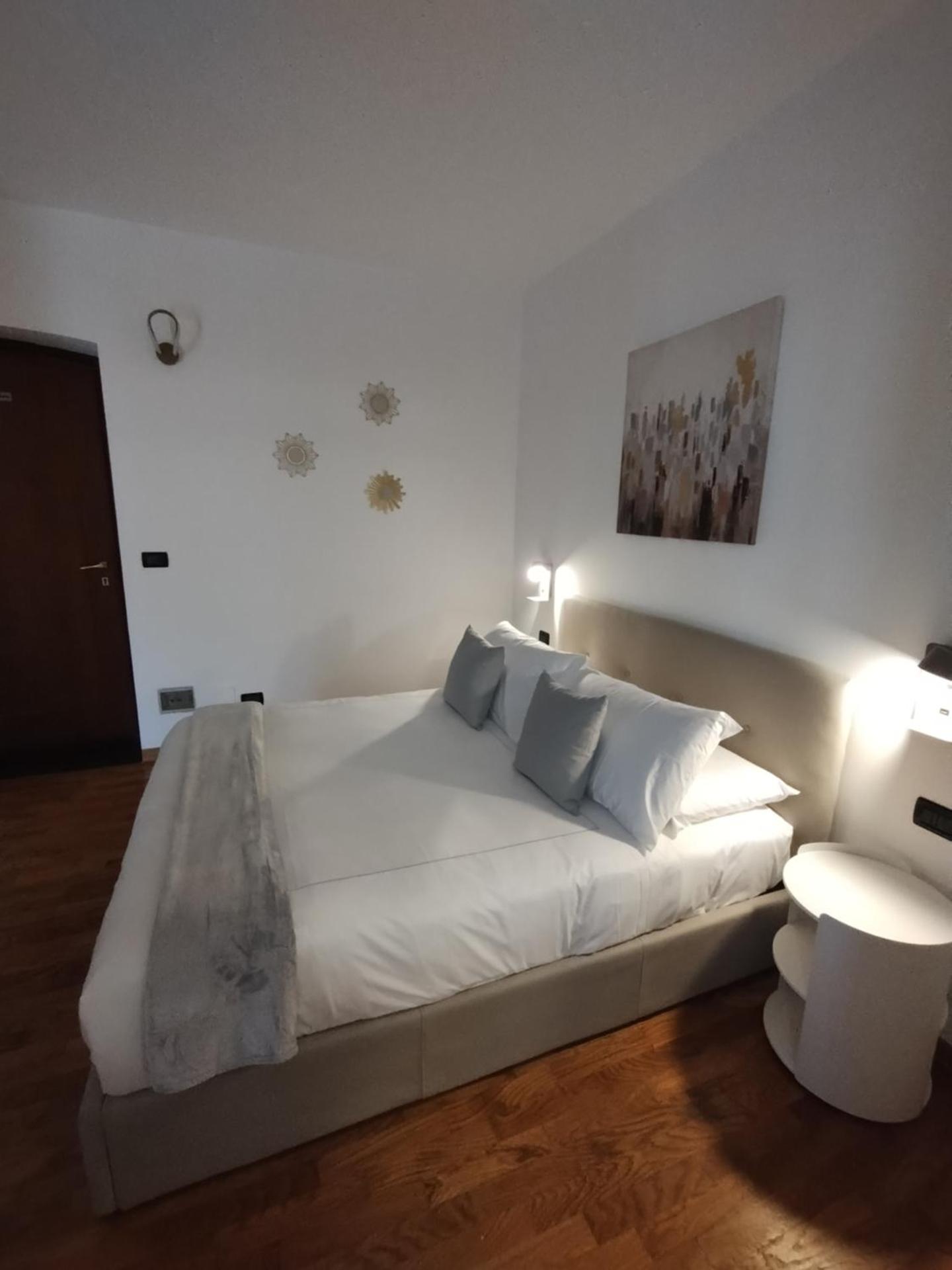 Palazzo Cusani Charming Rooms