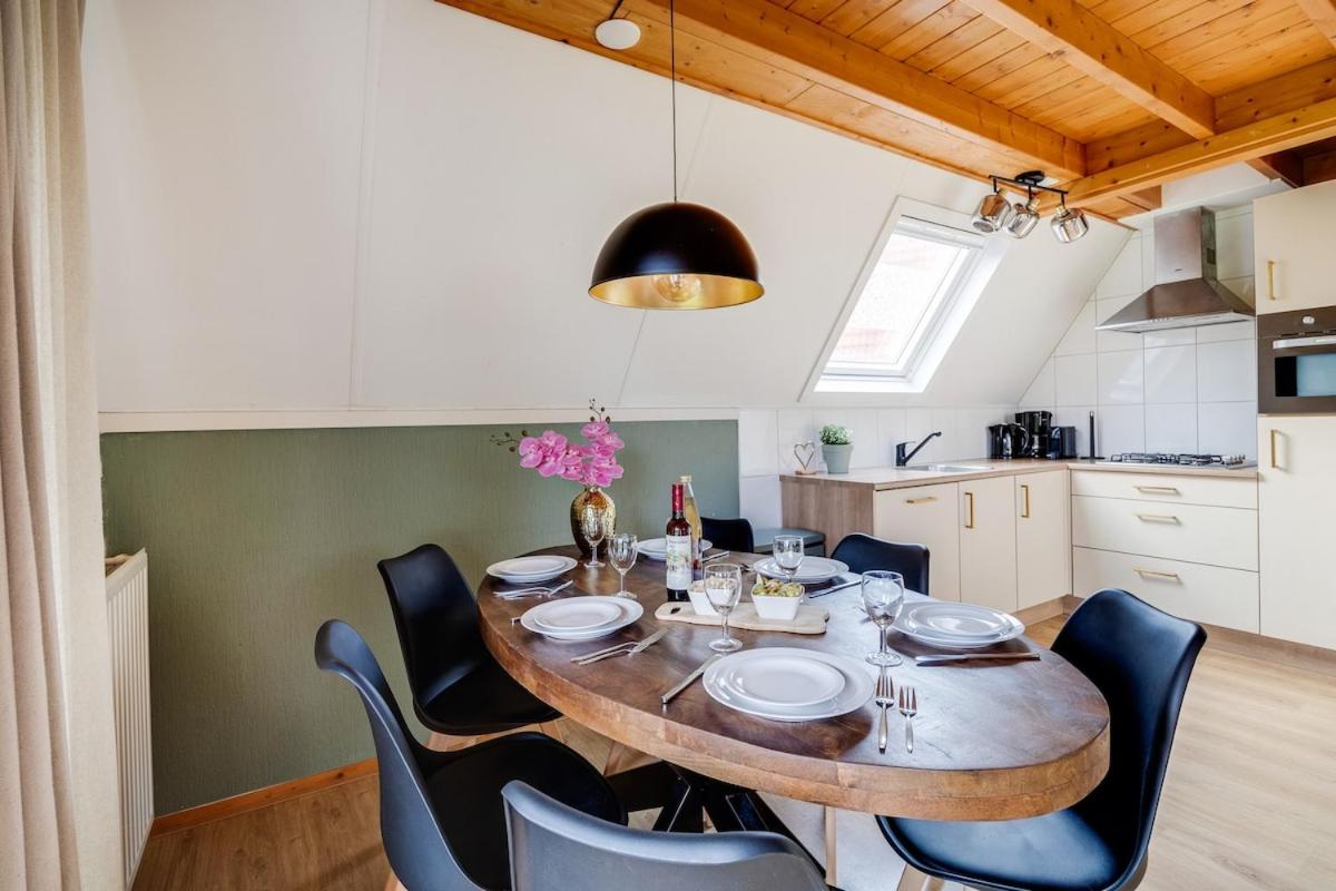 Gekraagde Roodstaart I Bungalow met Fijne Groene Tuin