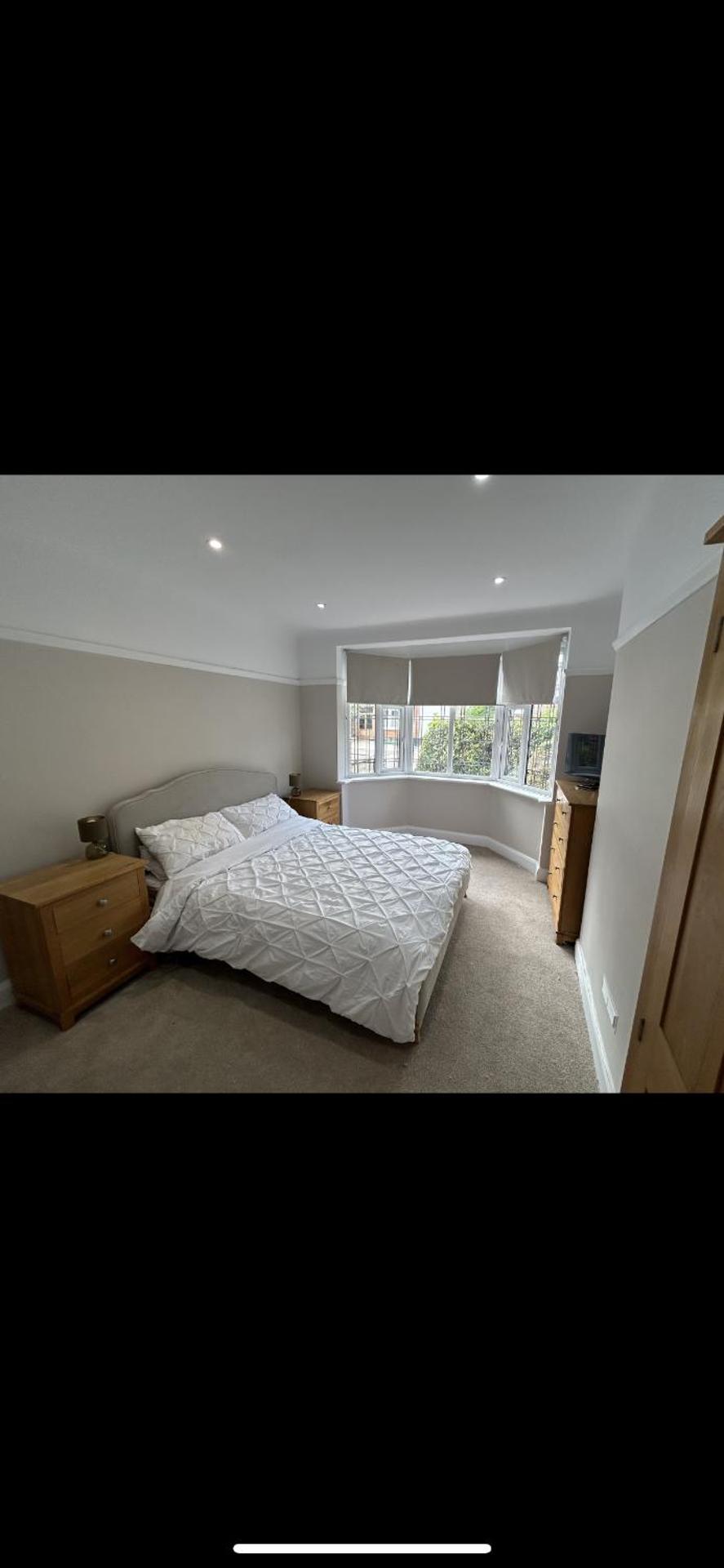 Leigh On Sea -Broadway-Two Bed with Garden