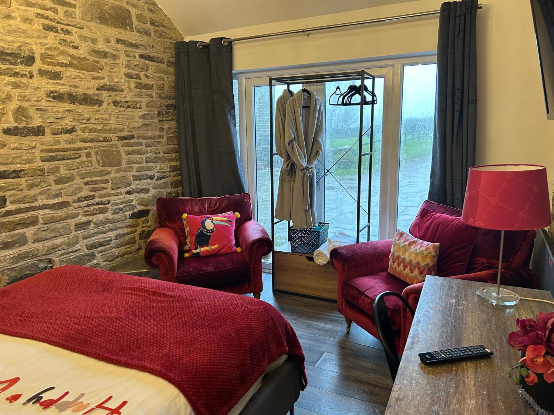 The Coach House & The Stables Yorkshire Peak District With and without hot tub options