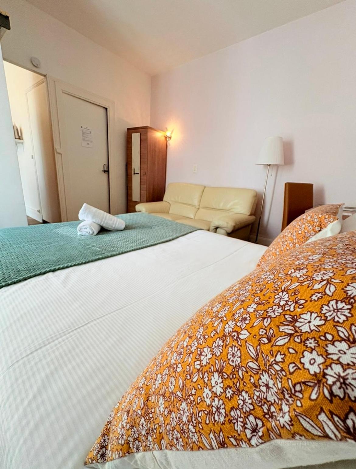 "petillat"-Superbe studio meublé 3 étoiles