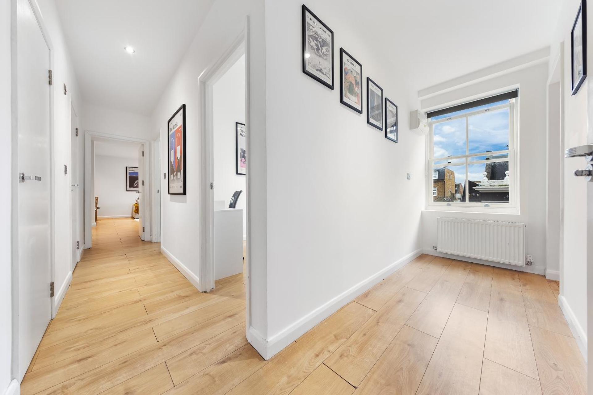 Luxury 2BR Flat in Battersea