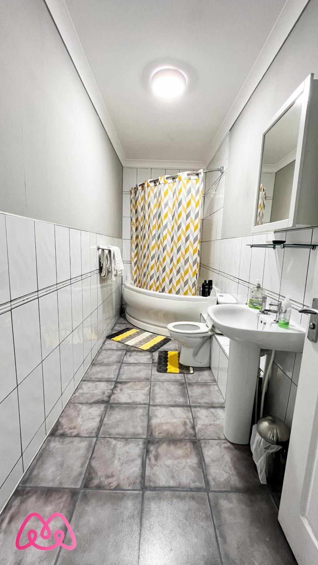 2 Bedrooms Entire Apartment Self Check in