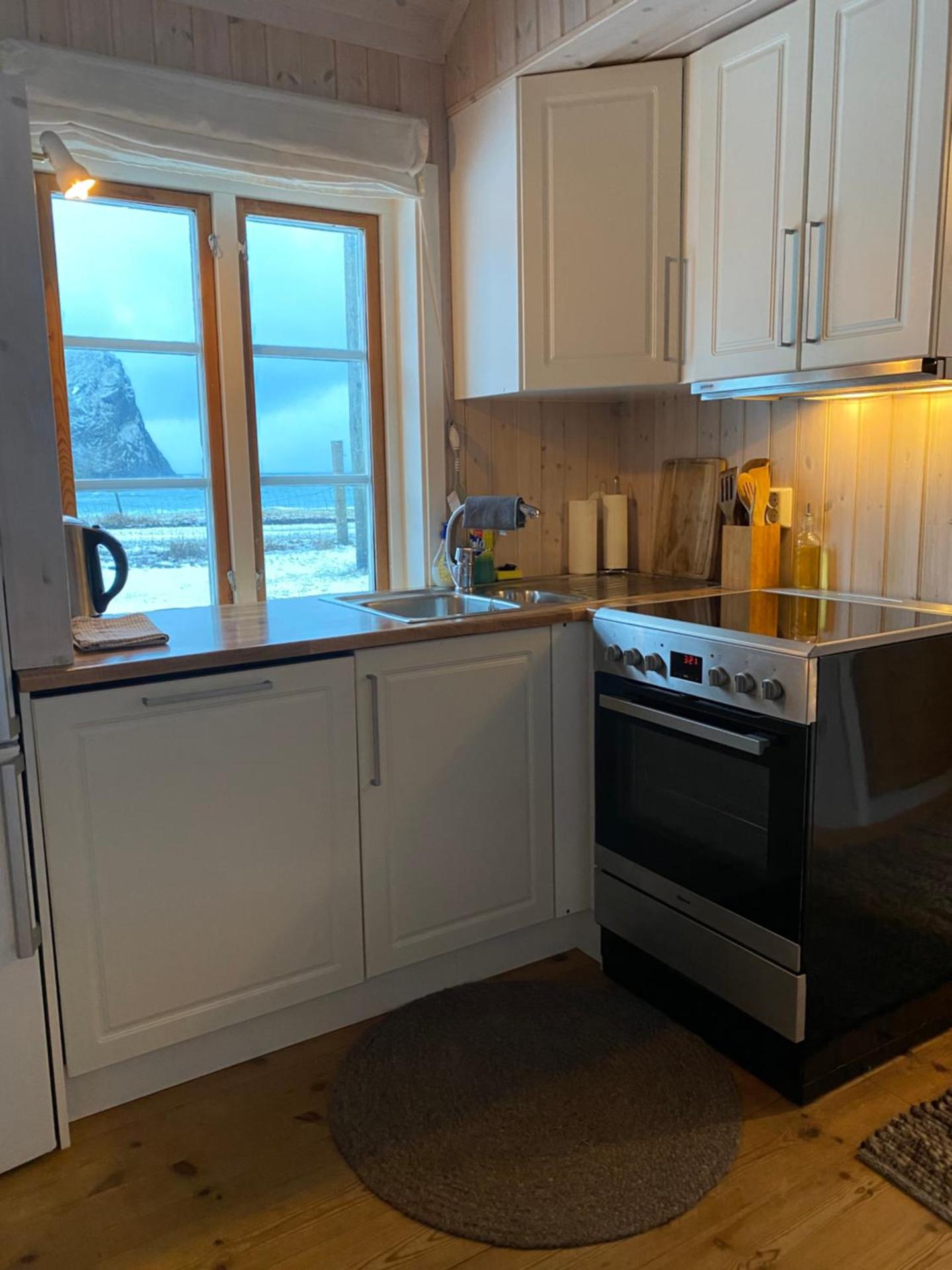 Unstad cabin with seaview