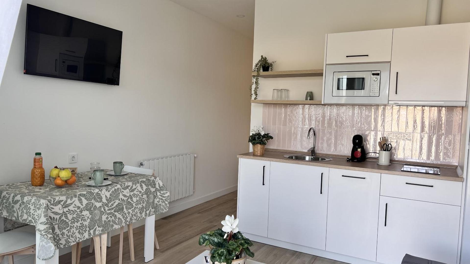 Kitchen or kitchenette