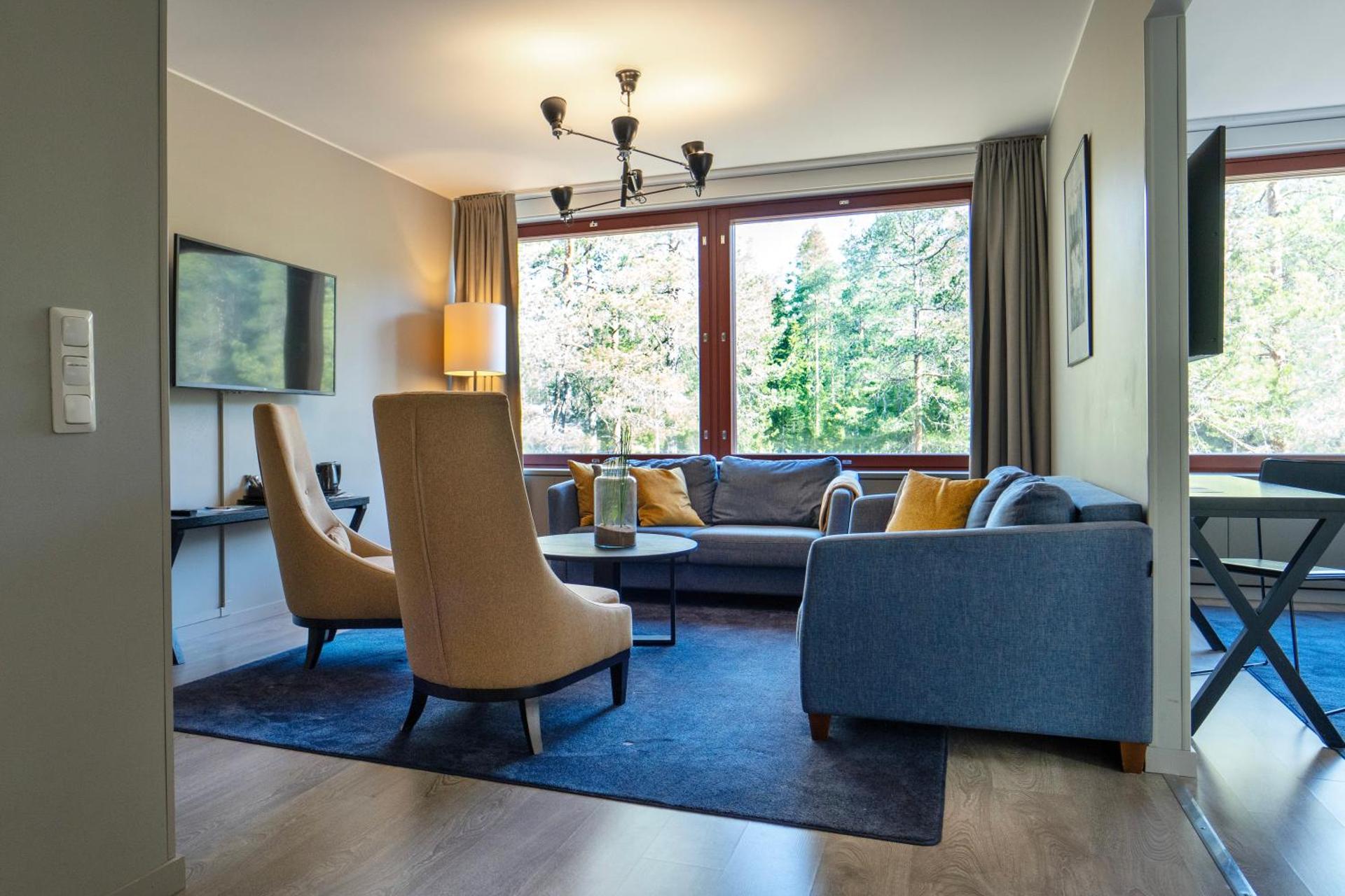 Communal lounge/ TV room