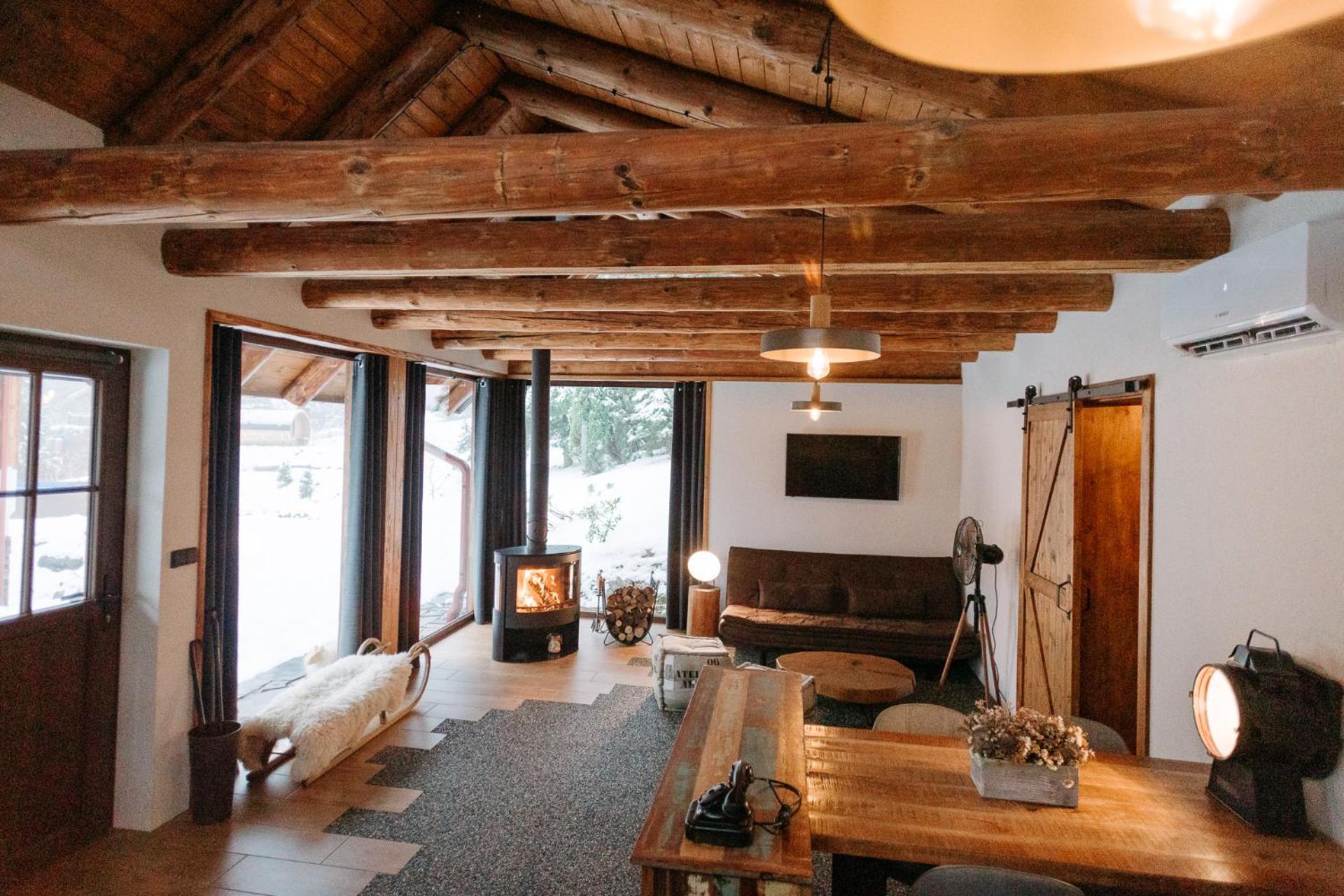 Communal lounge/ TV room